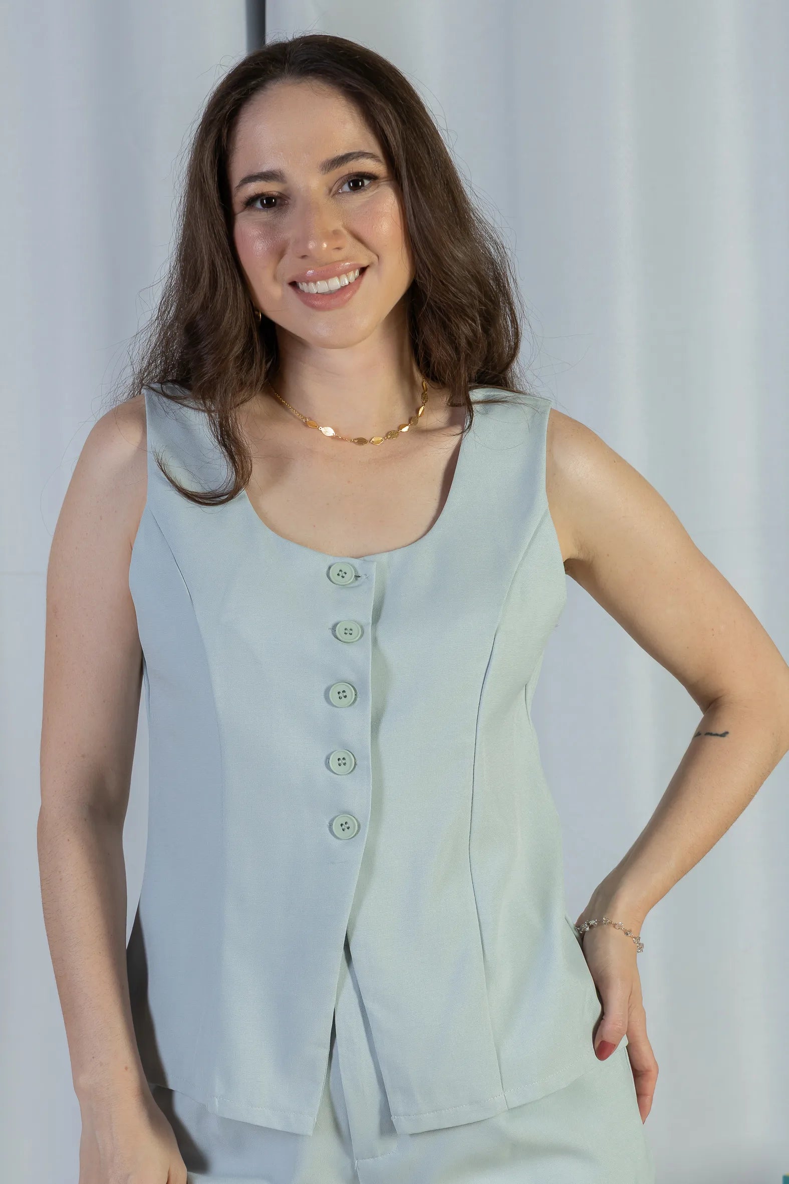 Colete Regata Alfaiataria Detalhe Botão Livia Azul Acinzentado