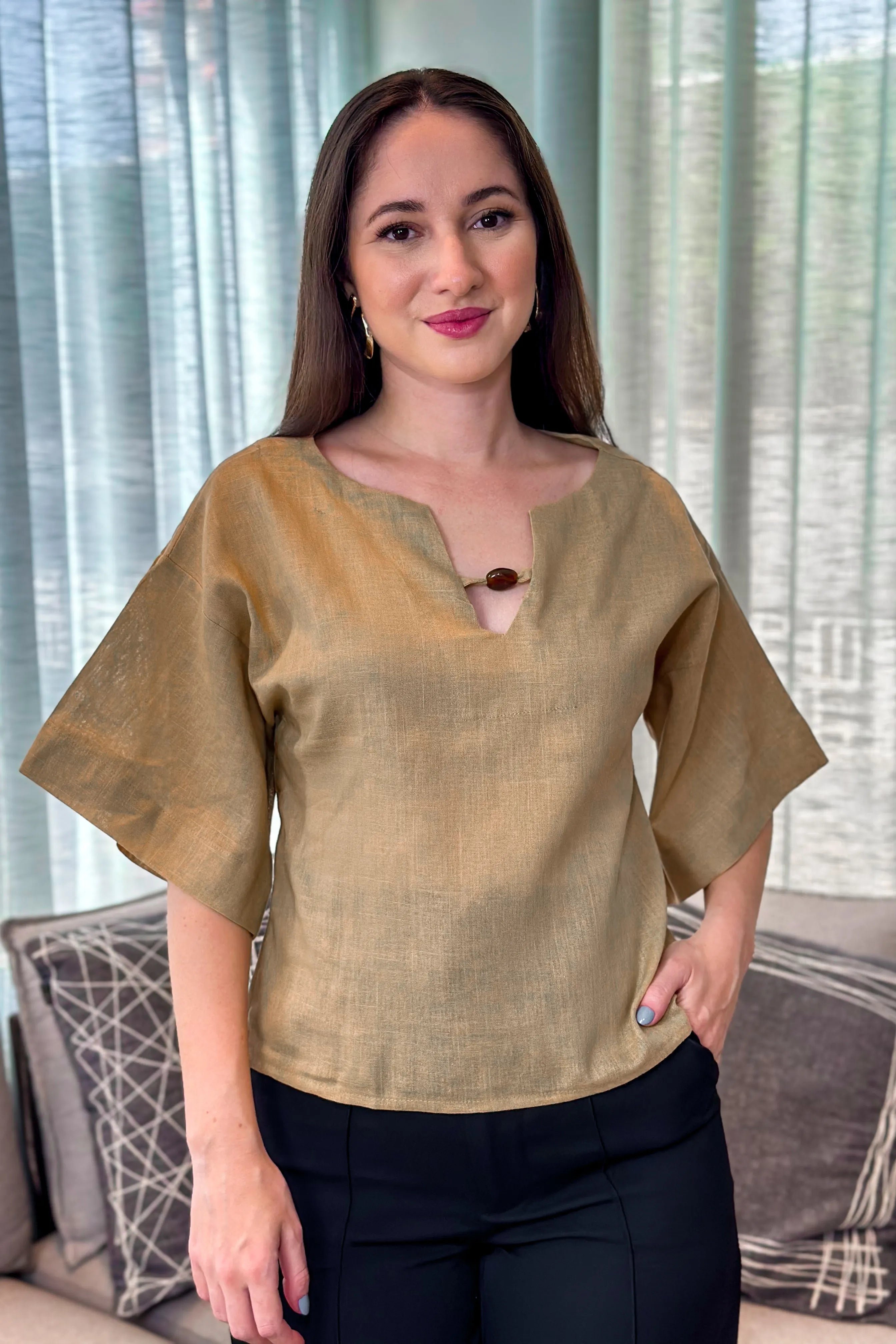 Blusa Manga Curta Detalhe Frente Eduarda Marrom