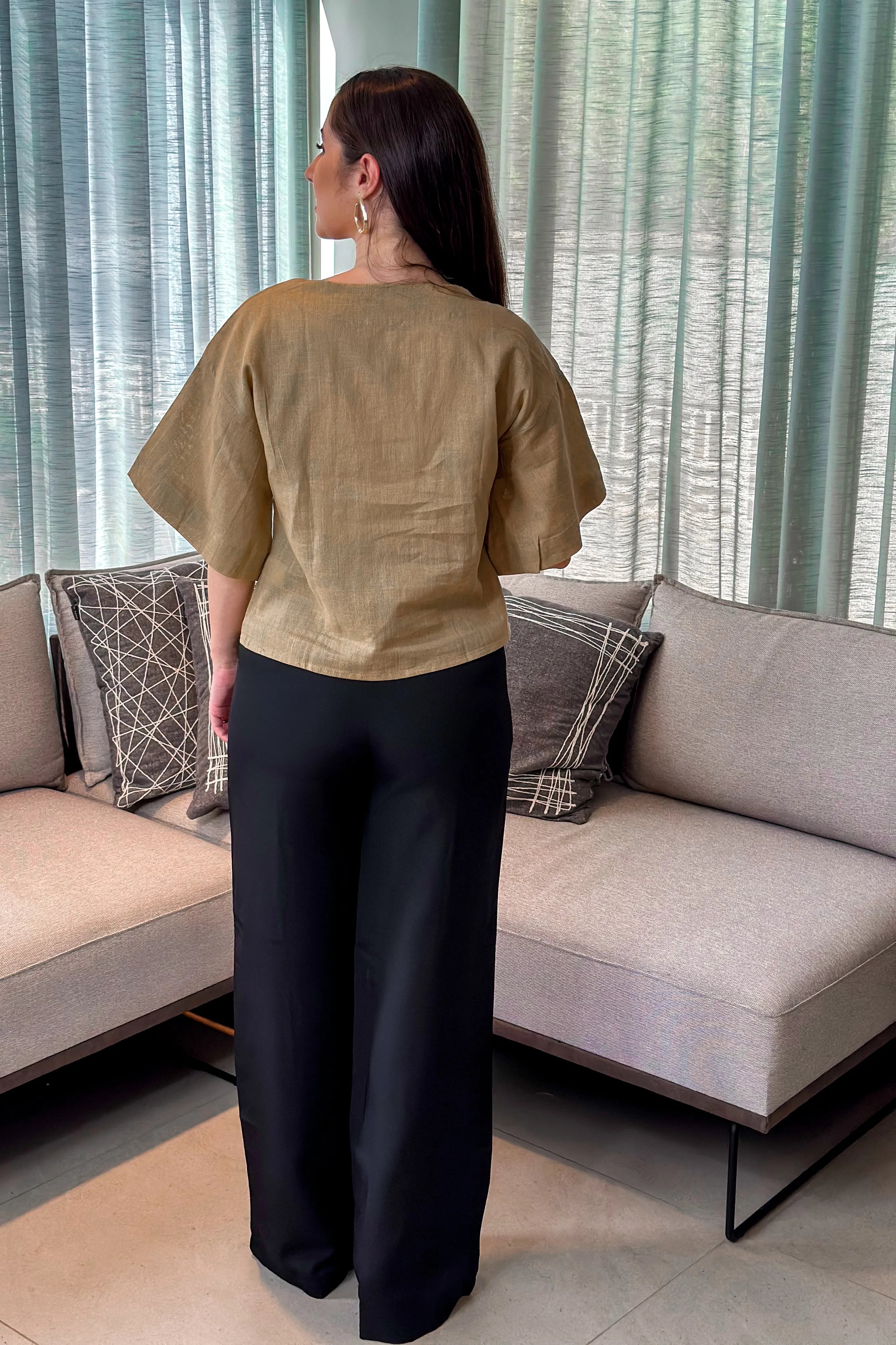 Blusa Manga Curta Detalhe Frente Eduarda Marrom