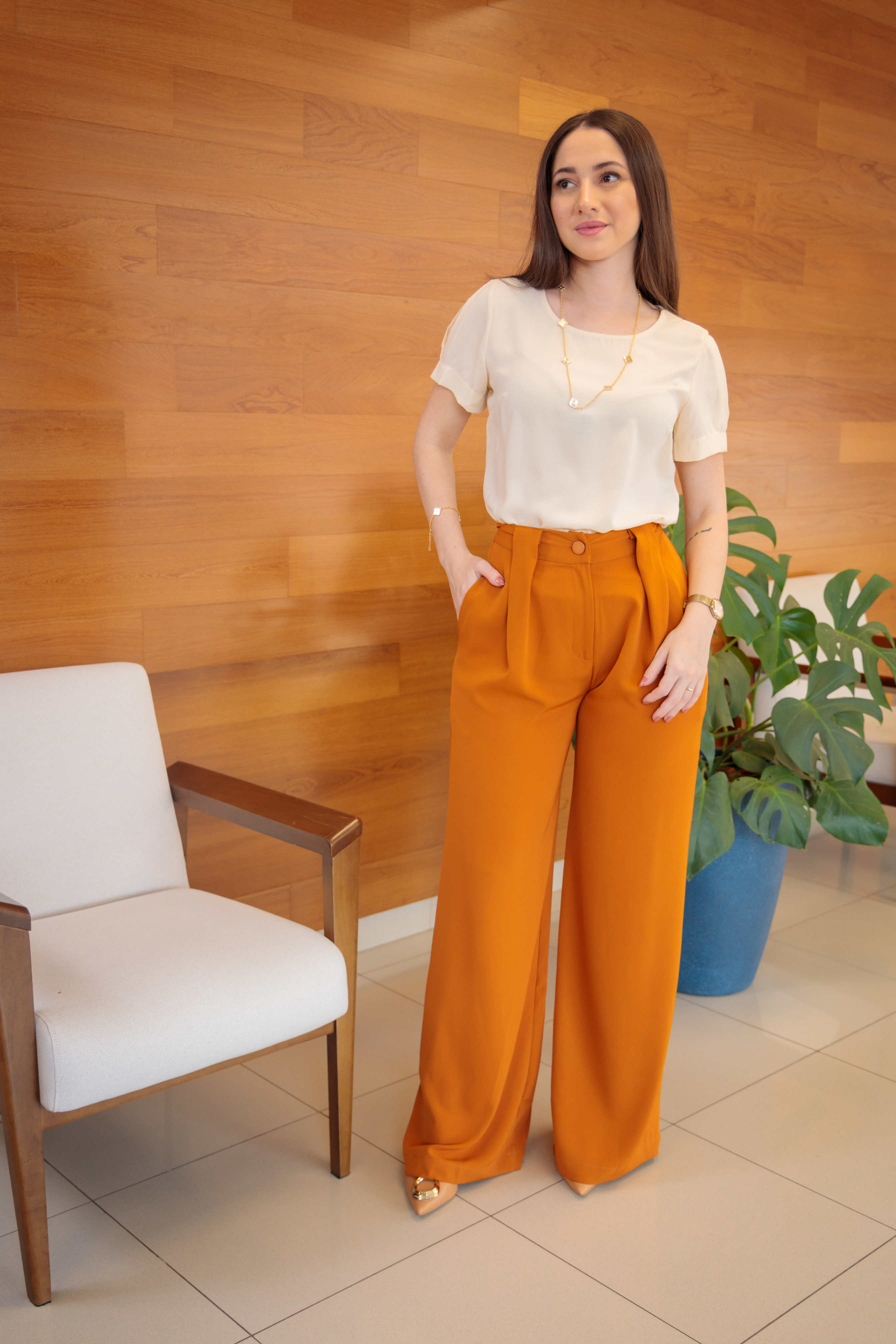 Blusa Lisa Detalhe Manga Maria Creme