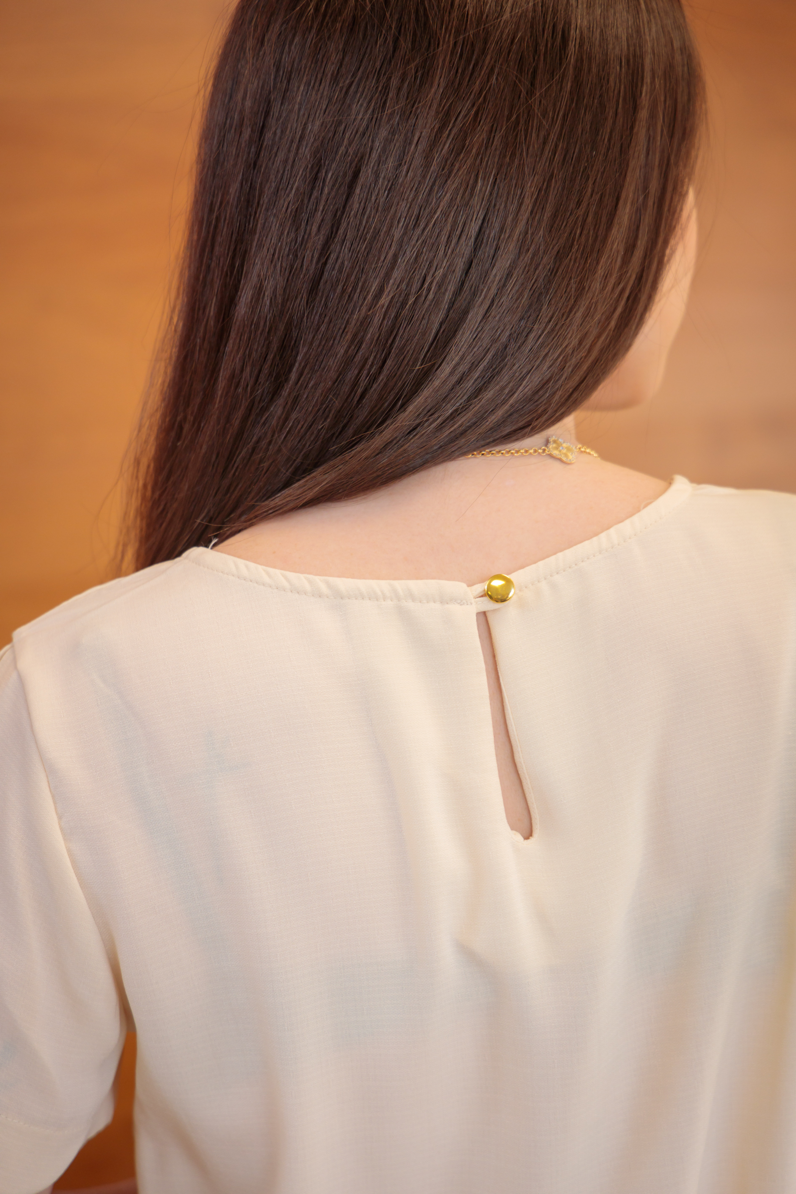 Blusa Lisa Detalhe Manga Maria Creme