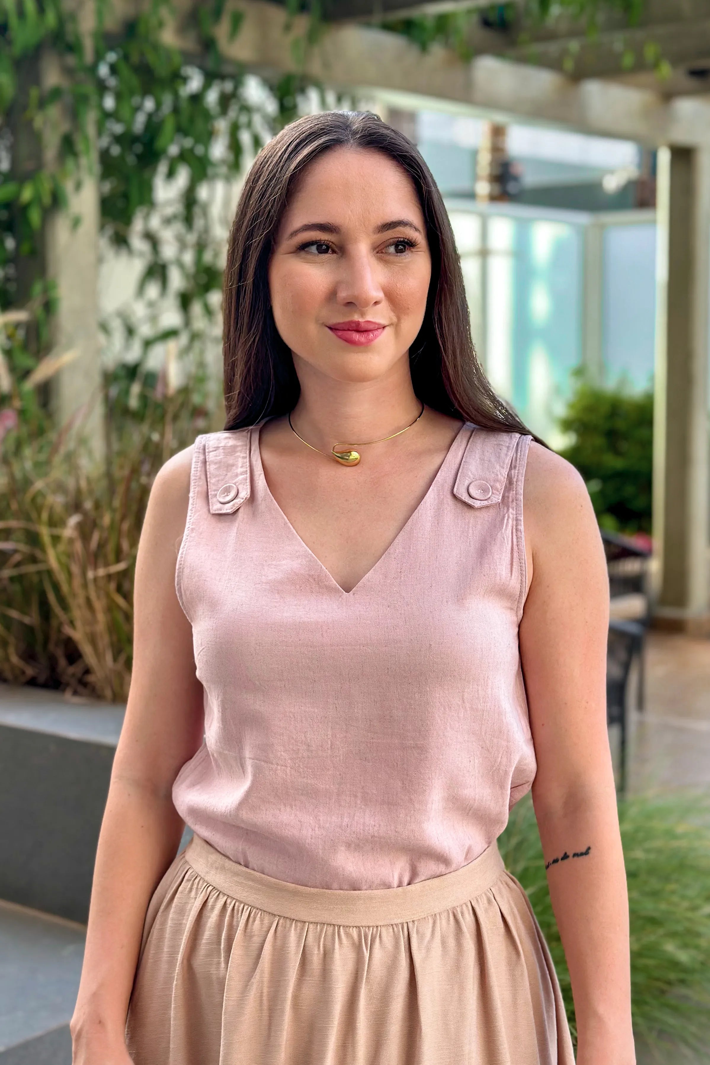 Blusa Regata Em Linho Detalhe Botão Rosy Rosa Claro