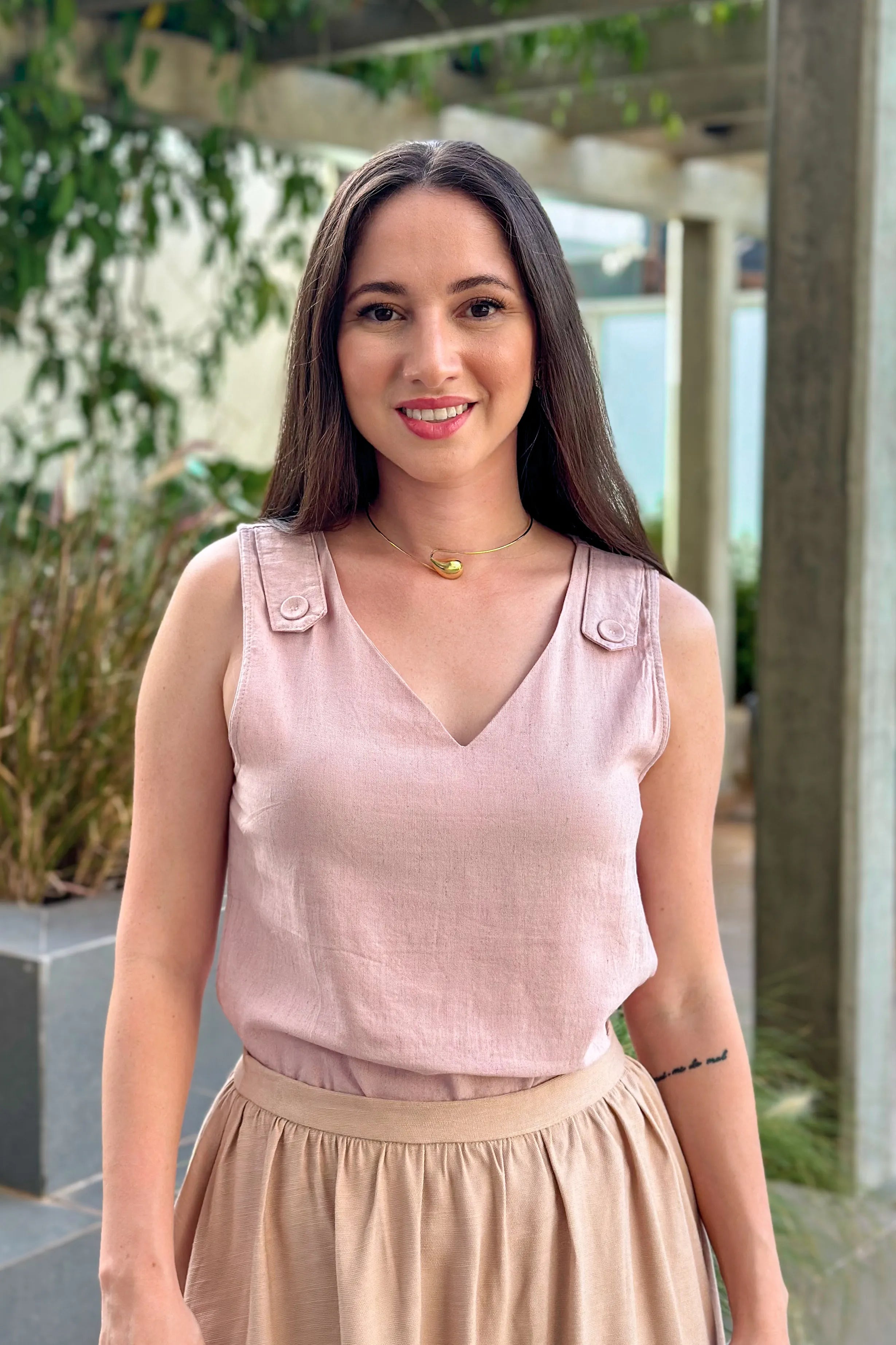 Blusa Regata Em Linho Detalhe Botão Rosy Rosa Claro