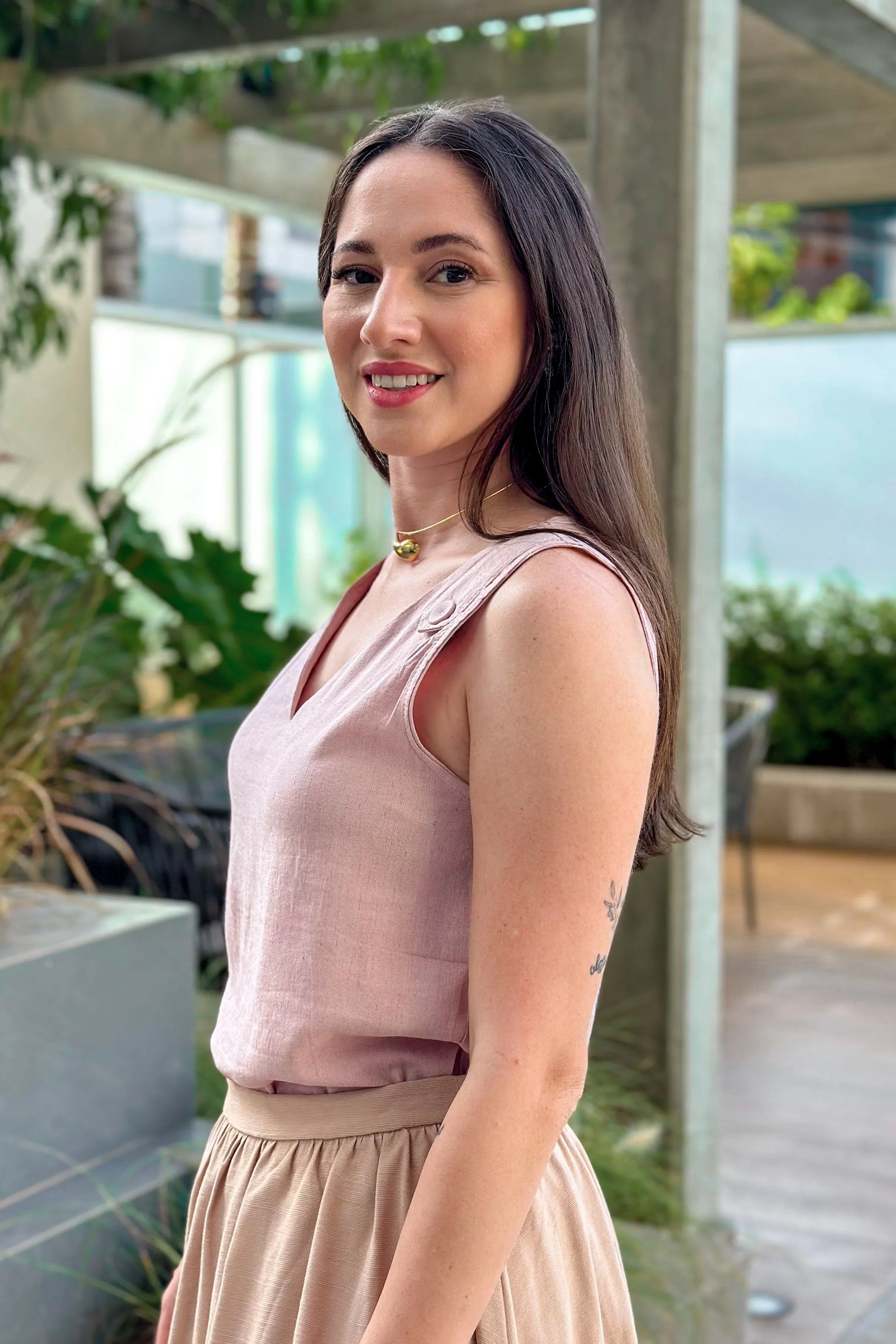 Blusa Regata Em Linho Detalhe Botão Rosy Rosa Claro