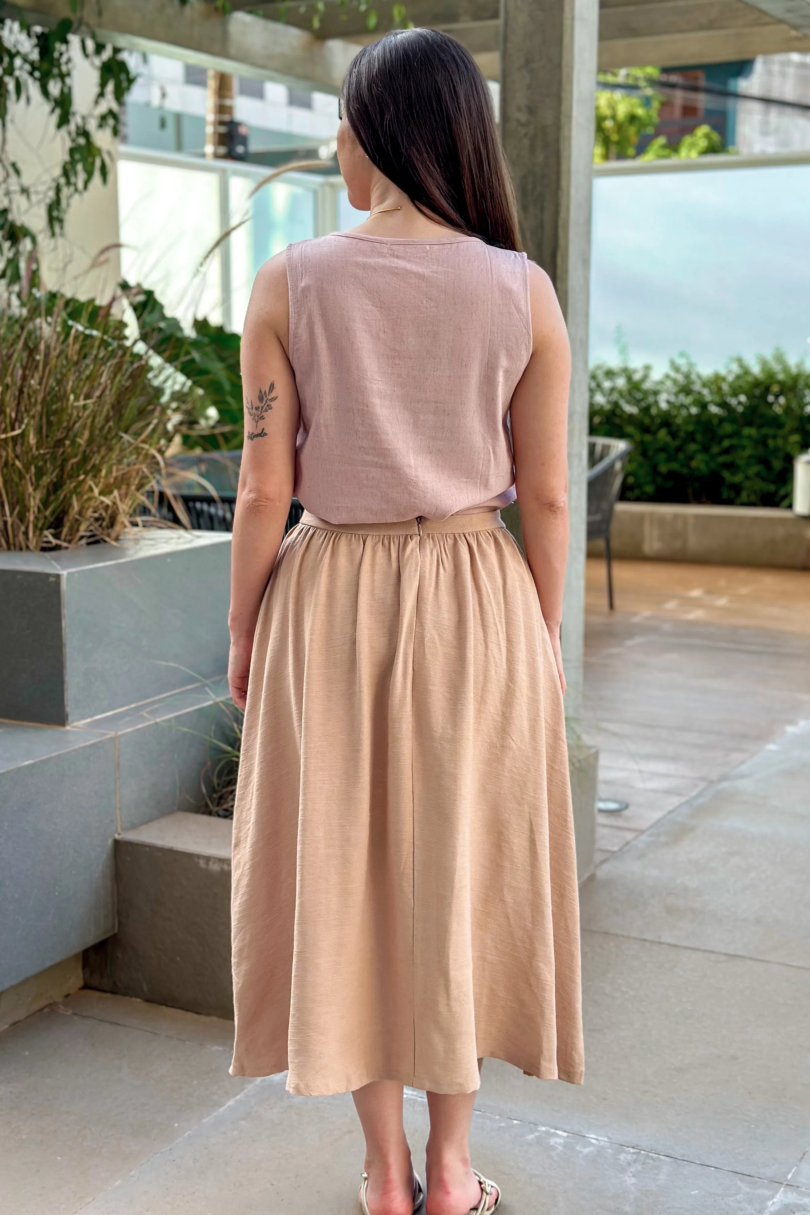 Blusa Regata Em Linho Detalhe Botão Rosy Rosa Claro