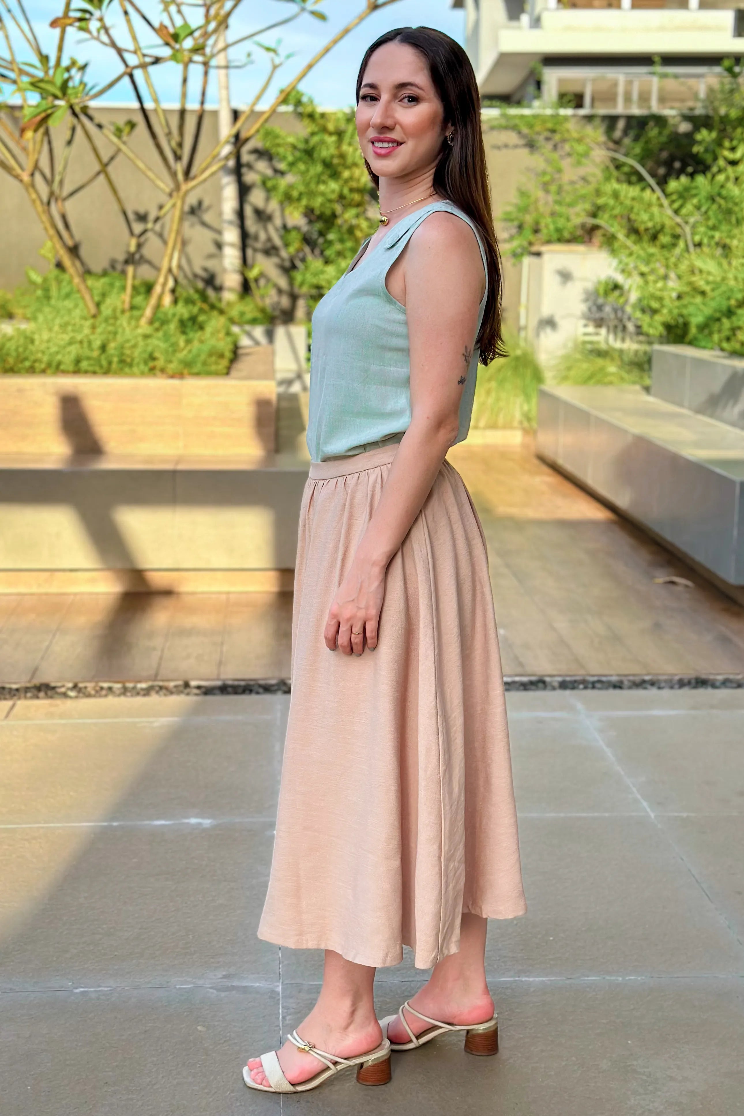 Blusa Regata Em Linho Detalhe Botão Rosy Azul Claro