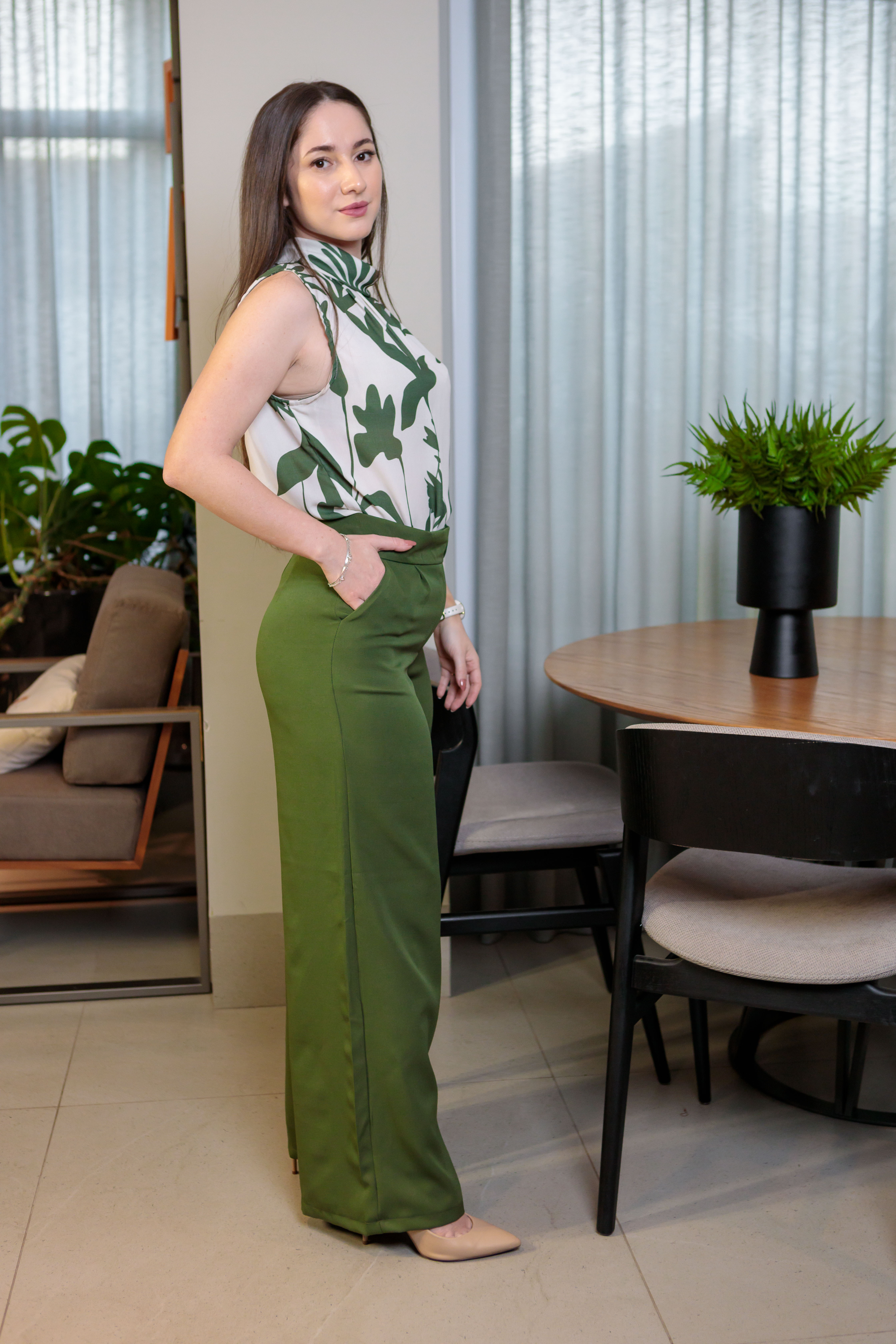 Calça Pantalona Alfaiataria Mariane Verde Militar