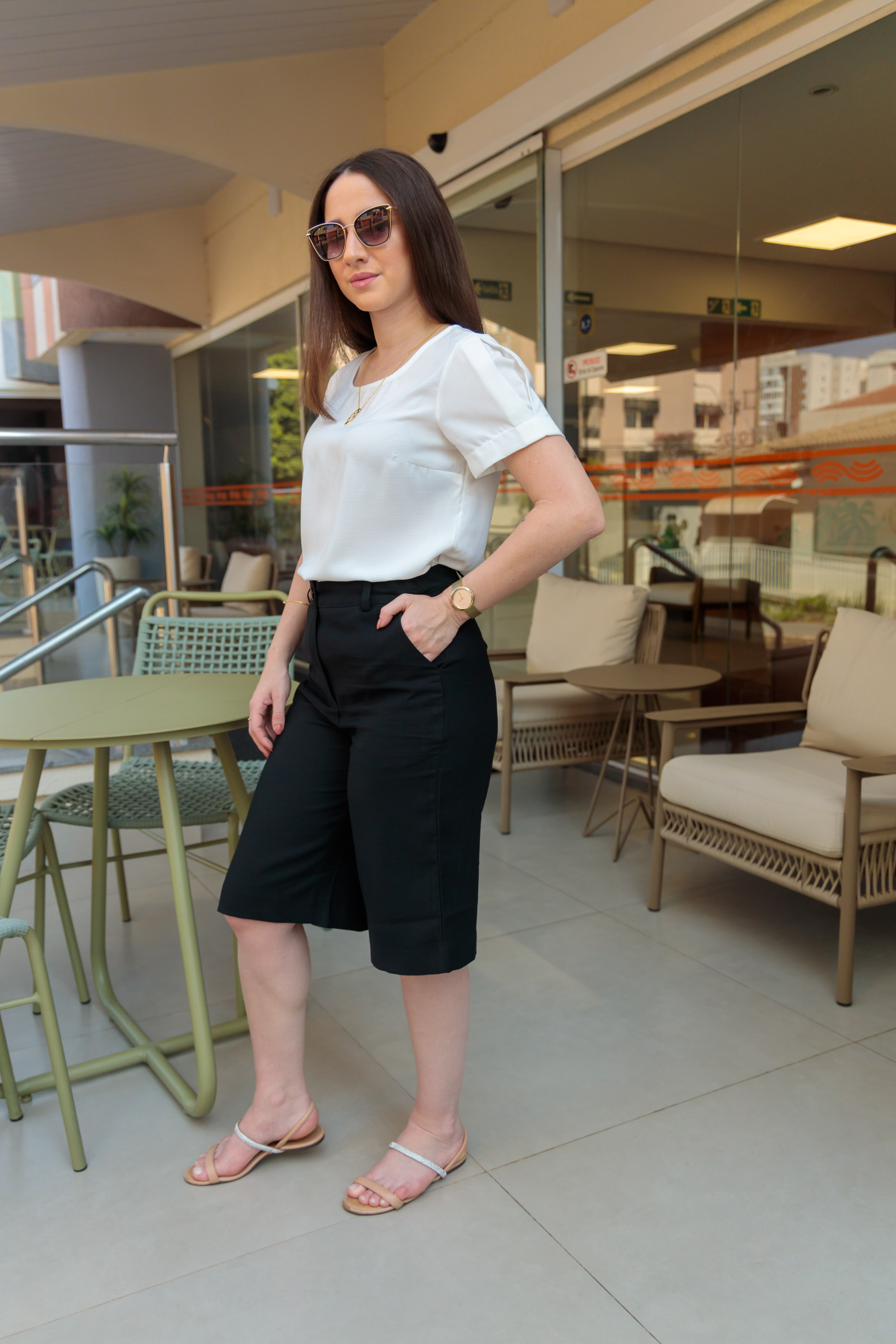 Blusa Lisa Detalhe Manga Maria Branca