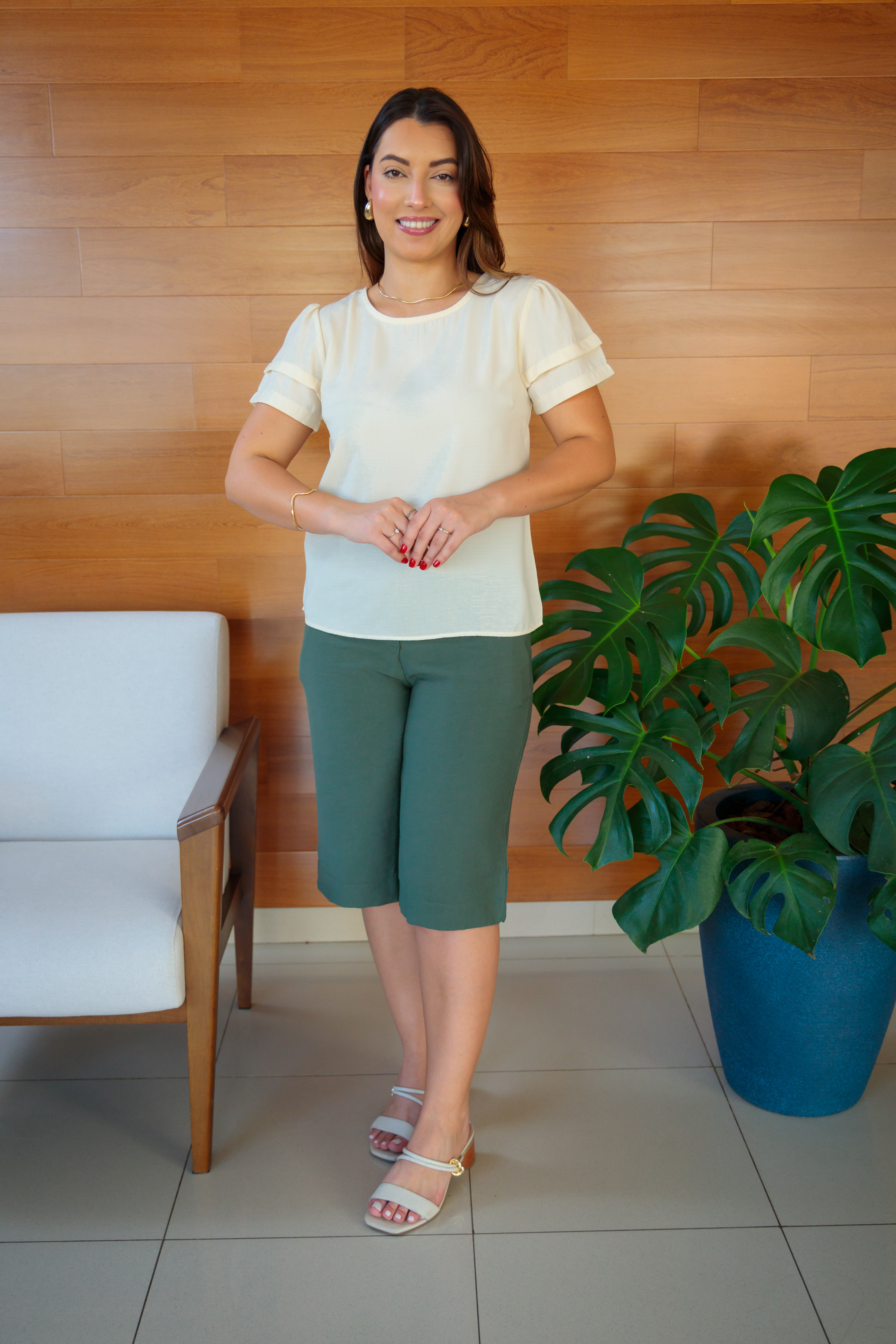 Blusa Manga Curta Lisa Babados Catarina Creme