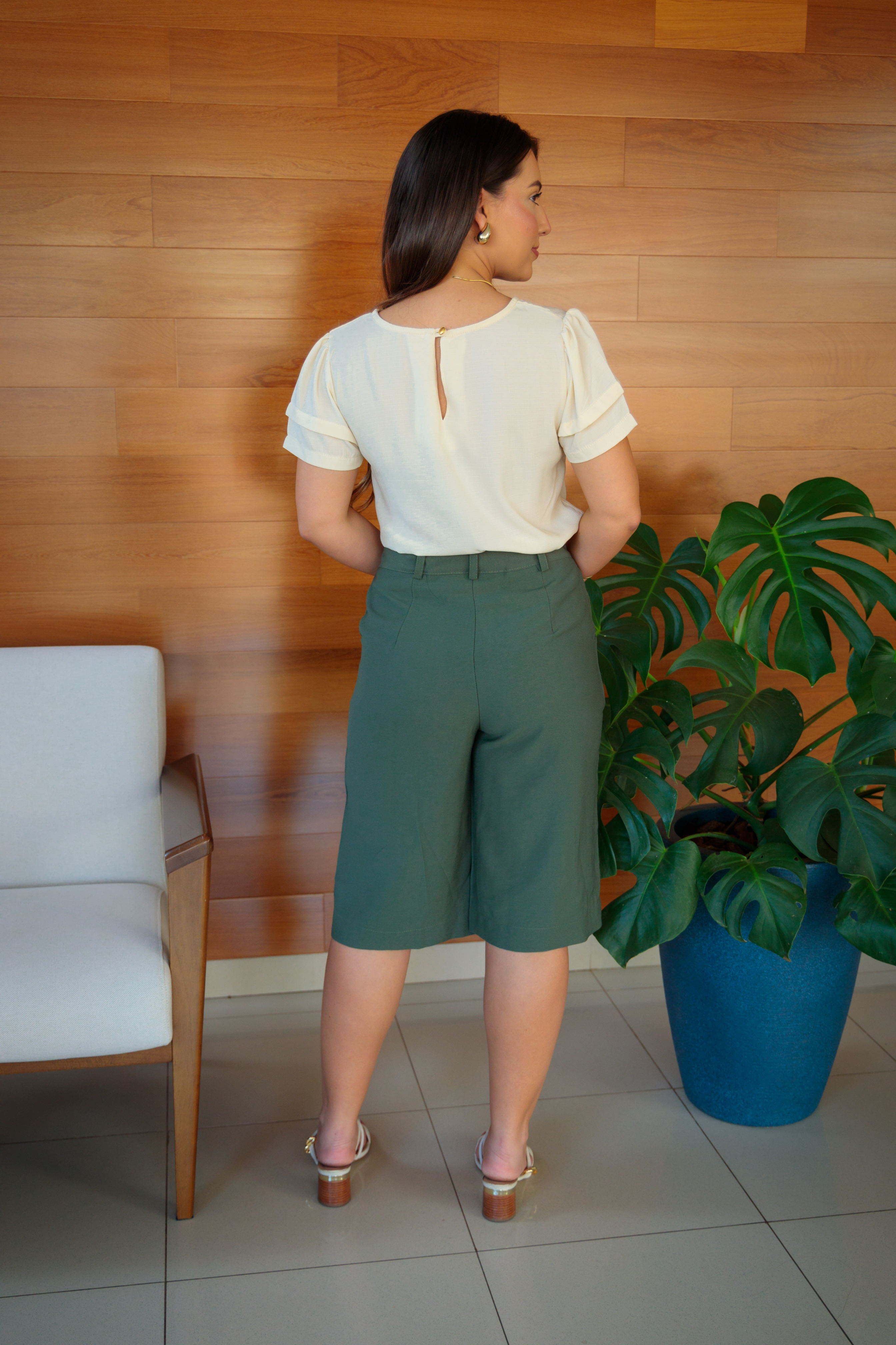 Blusa Manga Curta Lisa Babados Catarina Creme
