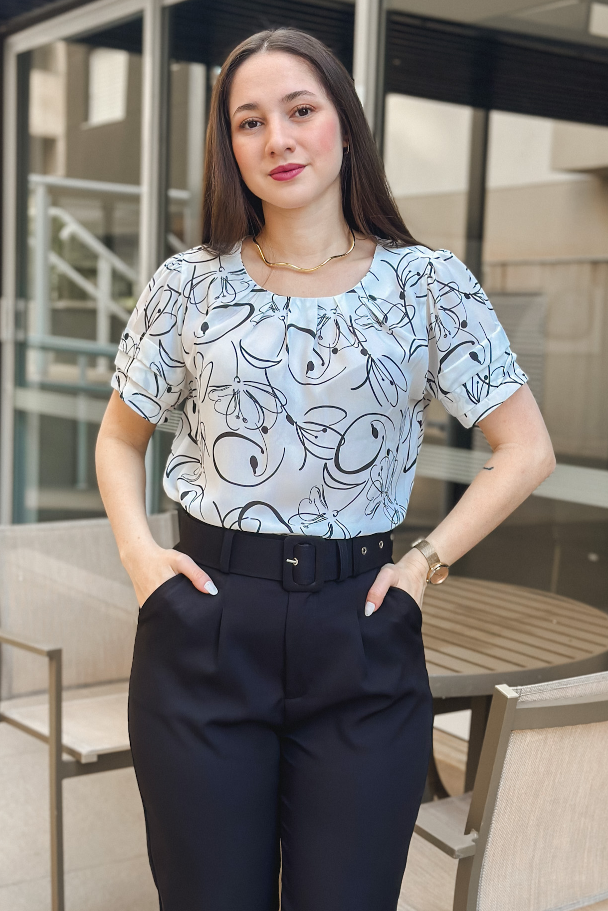 Blusa Manga Curta Camadas Olívia Estampada Branca