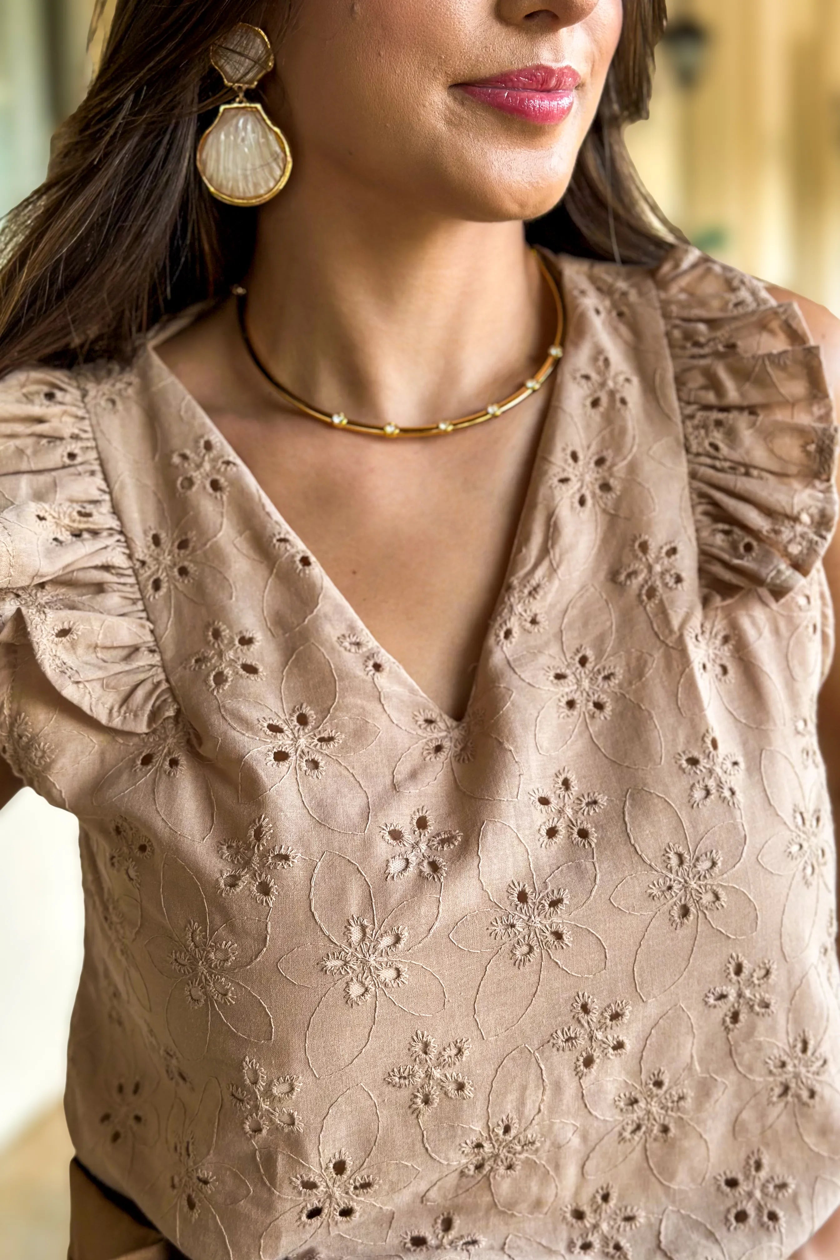Blusa Em Lase Babados Manga Estefany Marrom