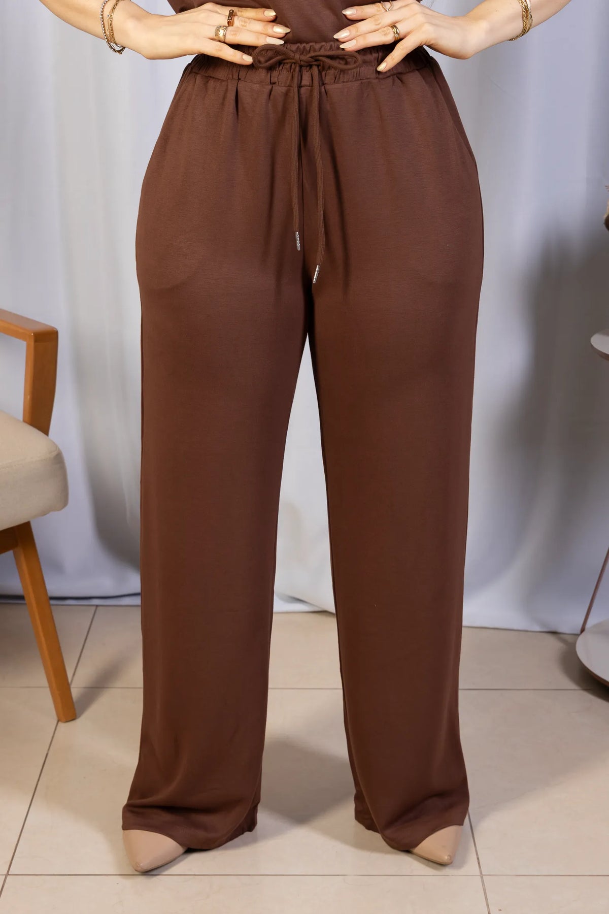 Calça Corte Reto em Malha Knit Lorena Marrom