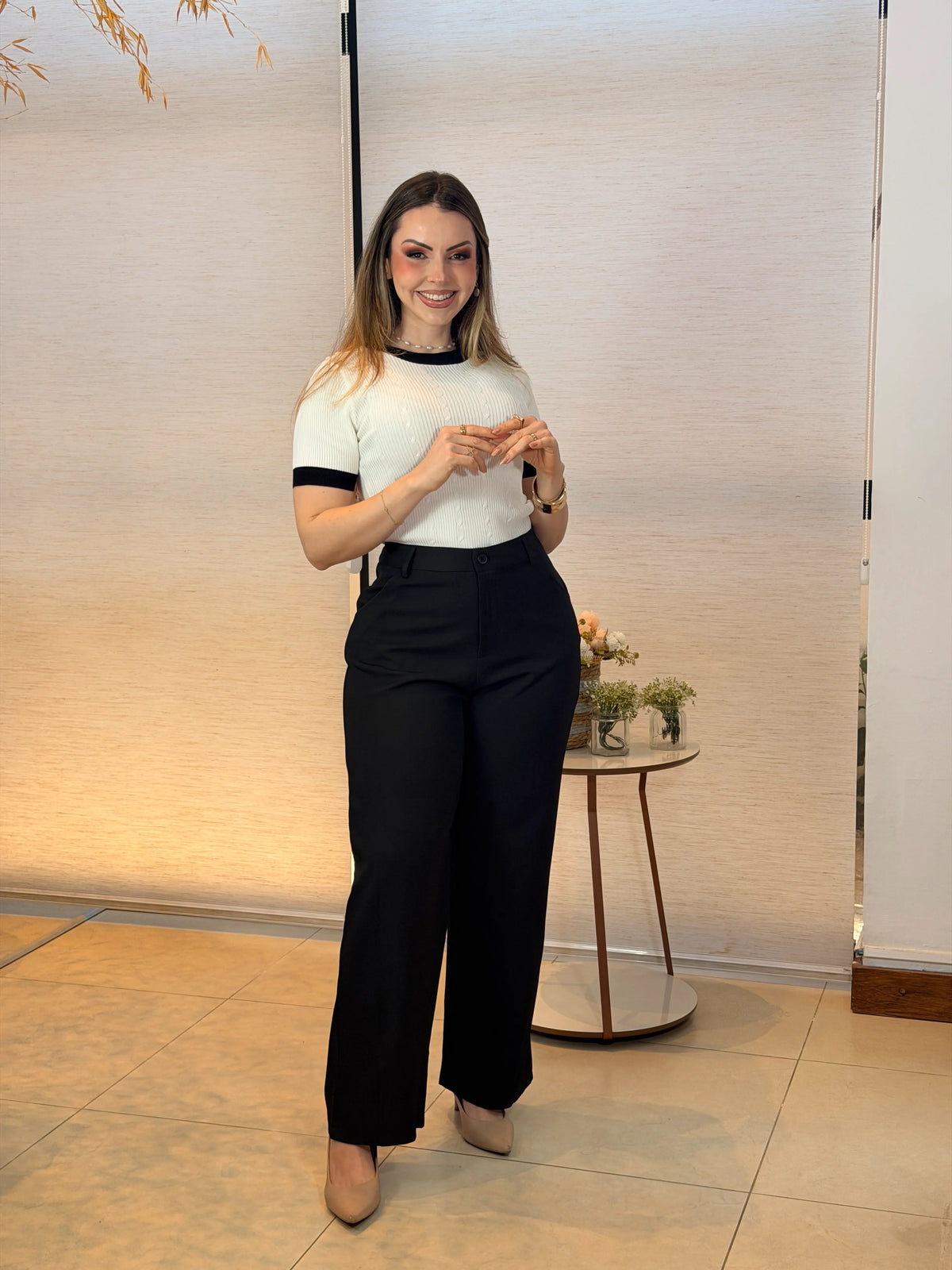Conjunto: Blusa Fernanda Branca + Calça Joyce Preta