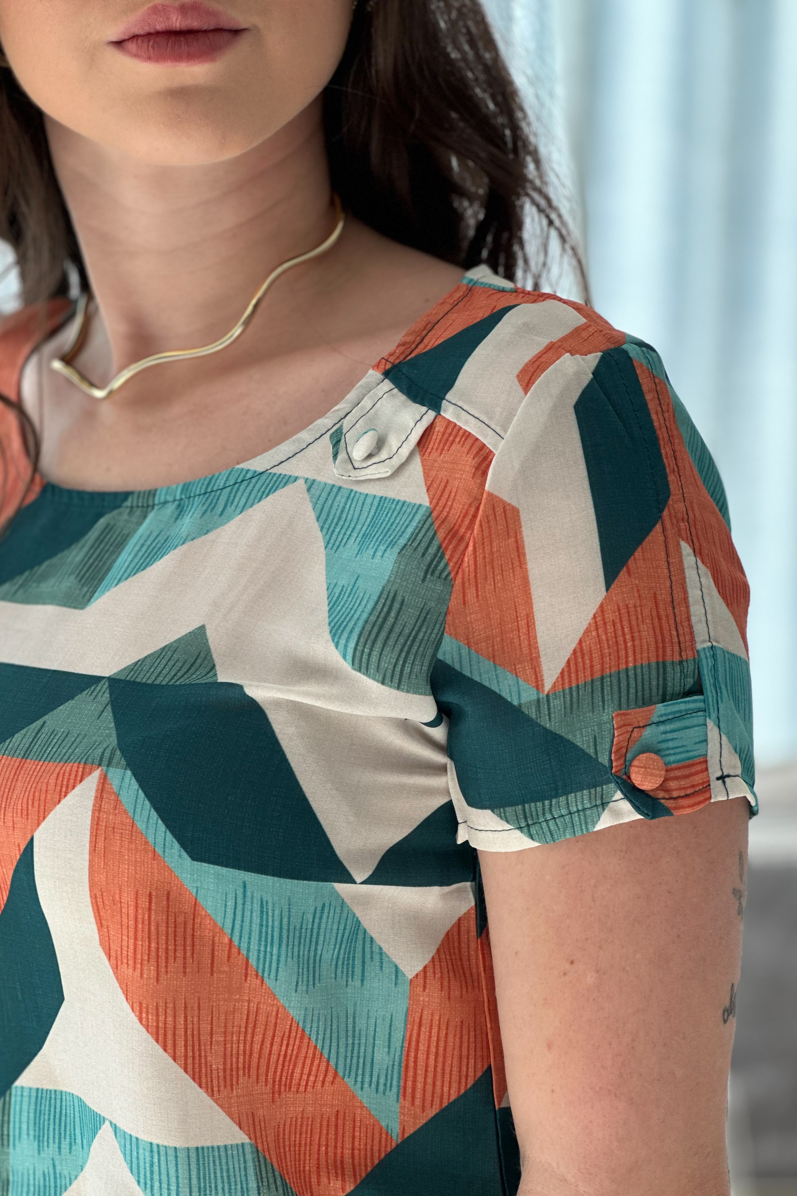 Blusa Manga Curta Estampa Geométrica Giulia Laranja