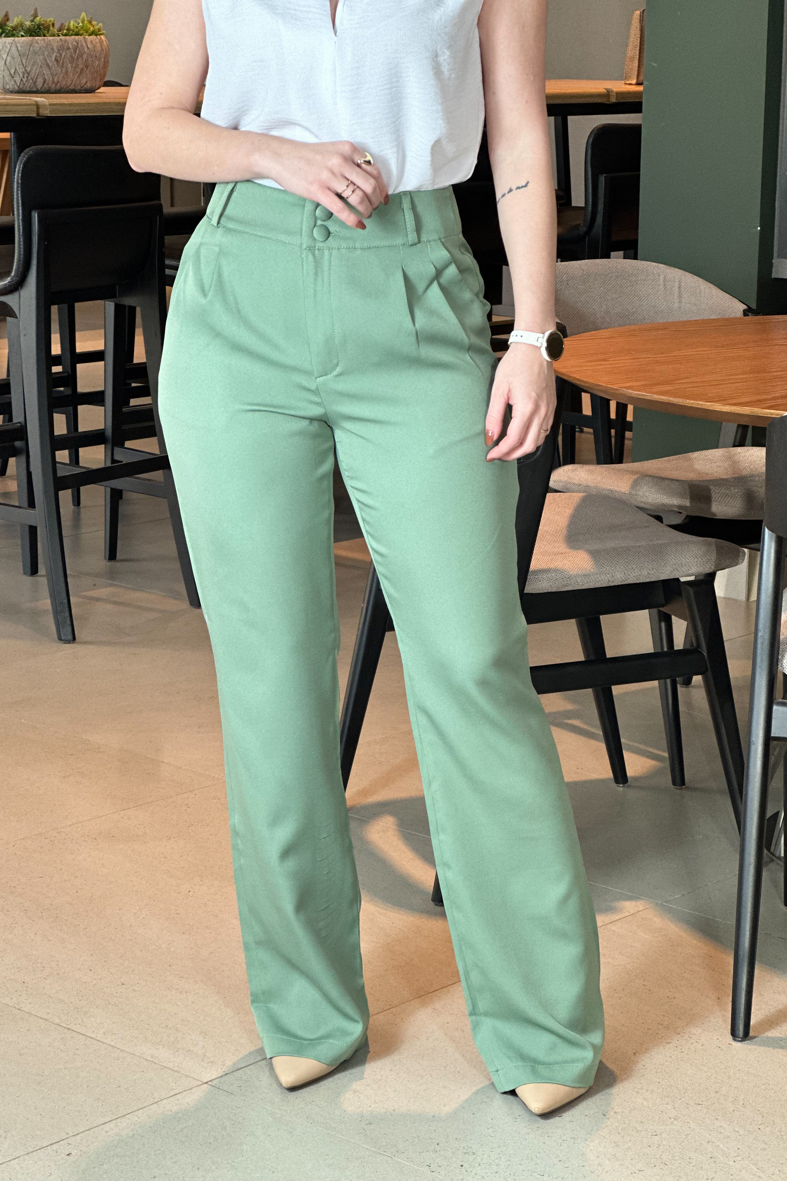 Calça Alfaiataria Flare Botão Duplo Marcela Verde Menta