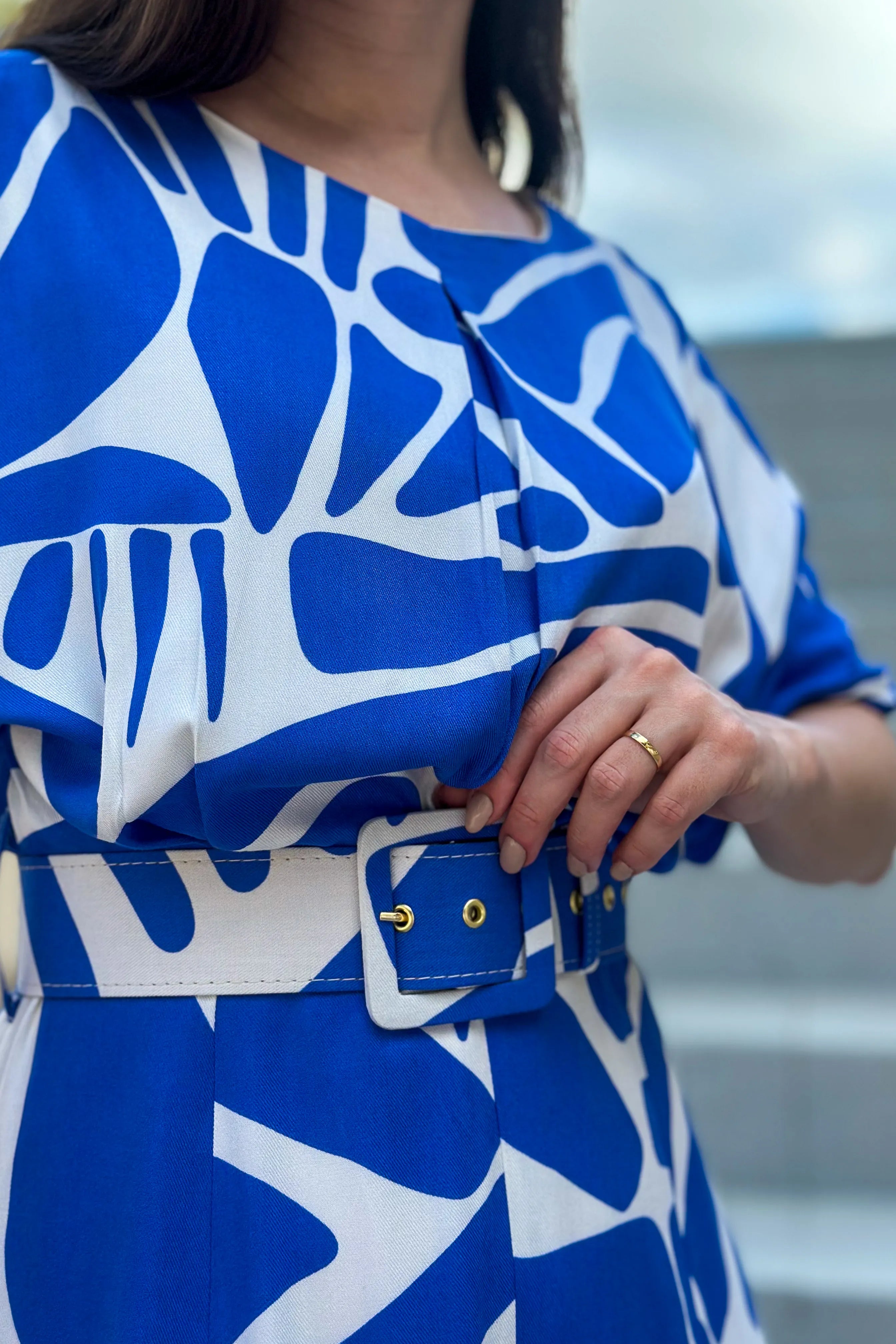 Vestido Midi Com Cinto Encapado Paola Estampado Azul