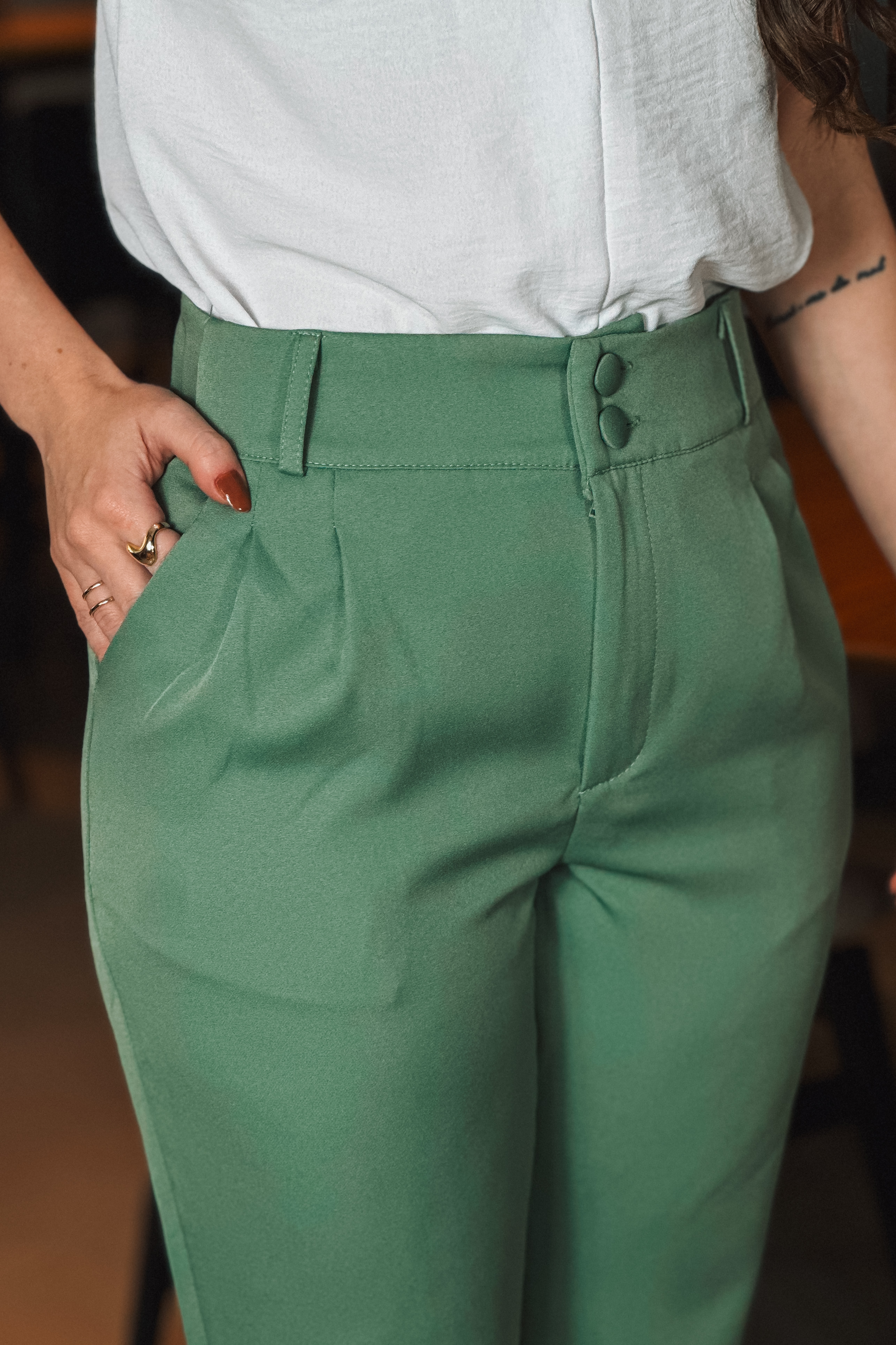 Calça Alfaiataria Flare Botão Duplo Marcela Verde Menta