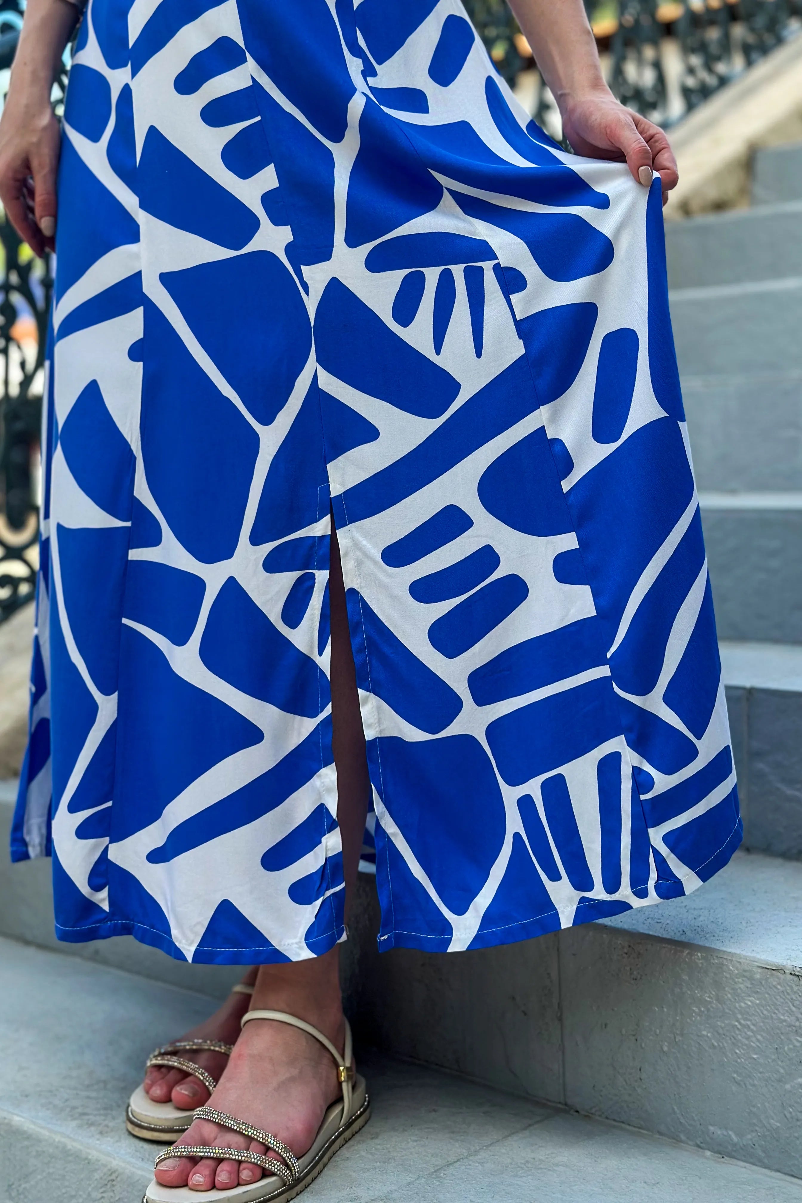 Vestido Midi Com Cinto Encapado Paola Estampado Azul
