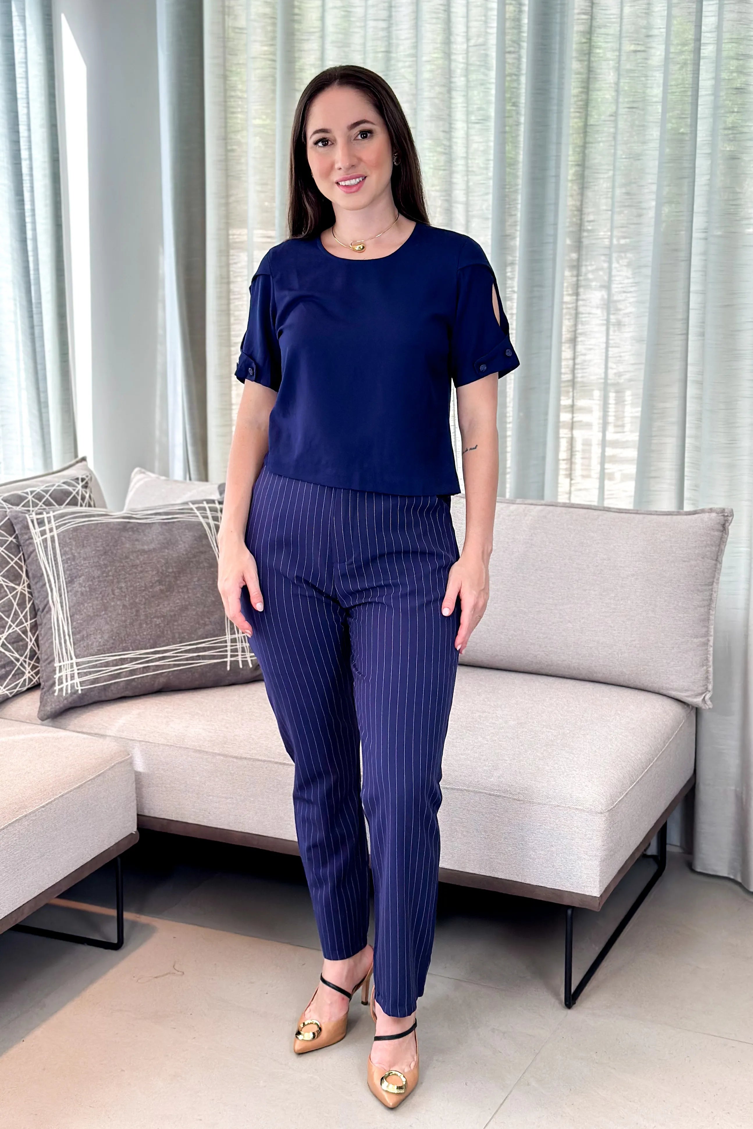 Calça Corte Reto Alfaiataria Essential Risca de Giz Luiza Azul Marinho