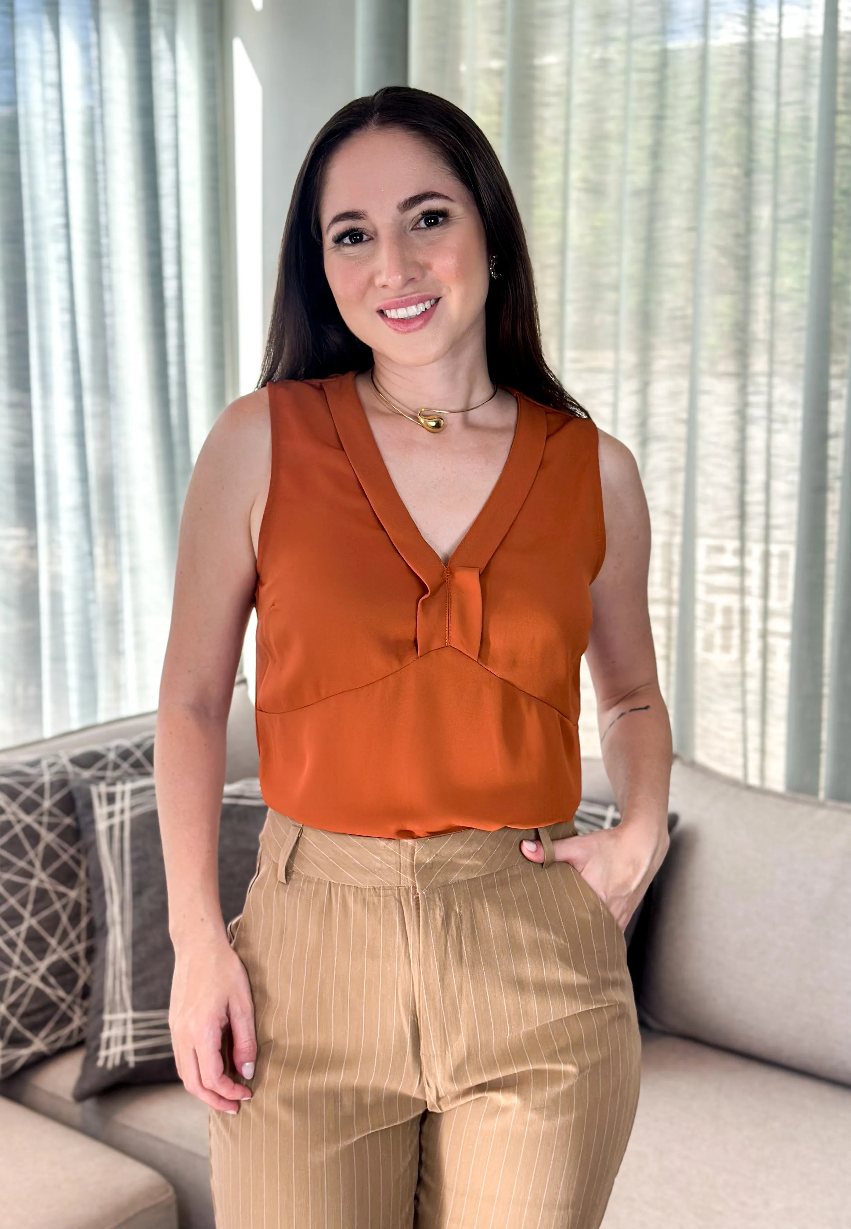 Blusa Regata New Crepe Decote "V" Thalia Terracota
