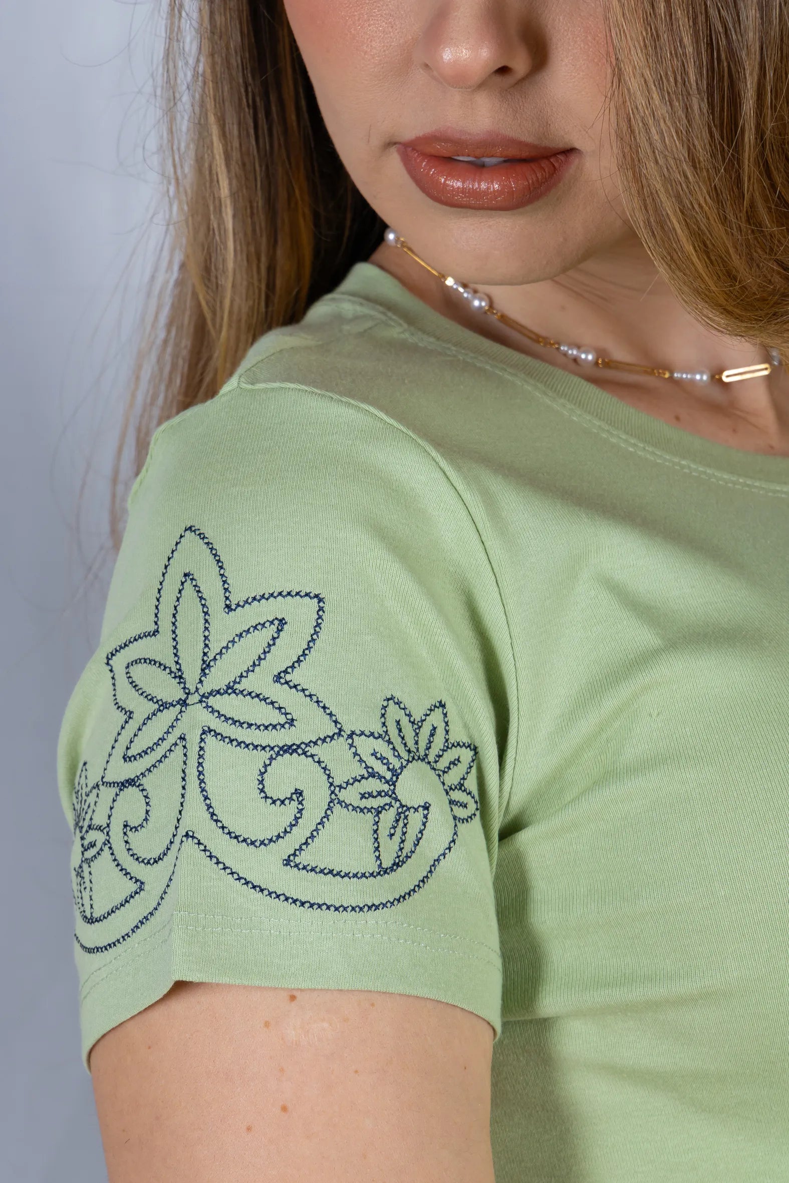 Blusa Manga Curta com Detalhes Bordados Cotton Lycra Milena Verde