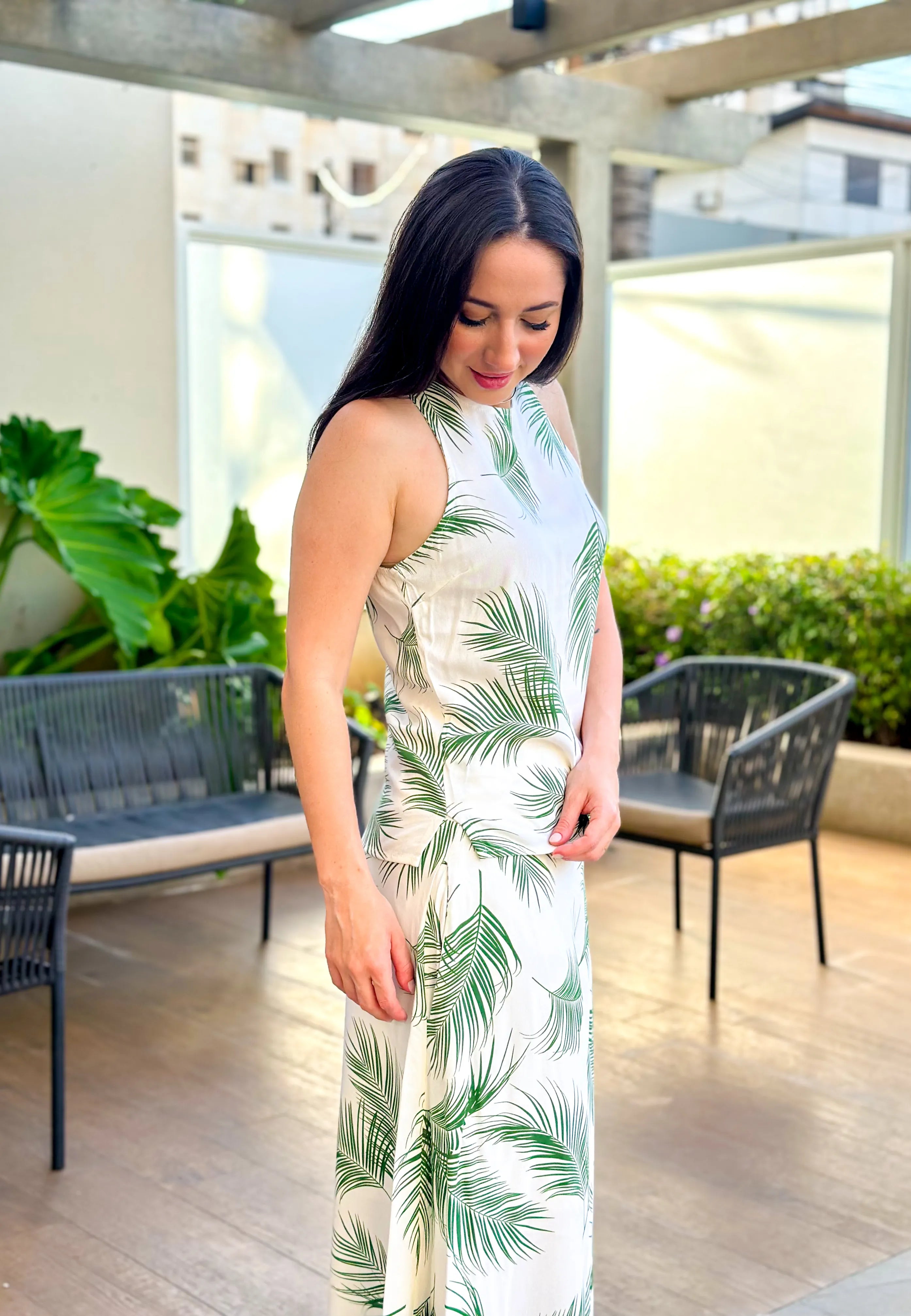 Blusa Regata Visco Premium Detalhe Costas Ivete Estampada Verde