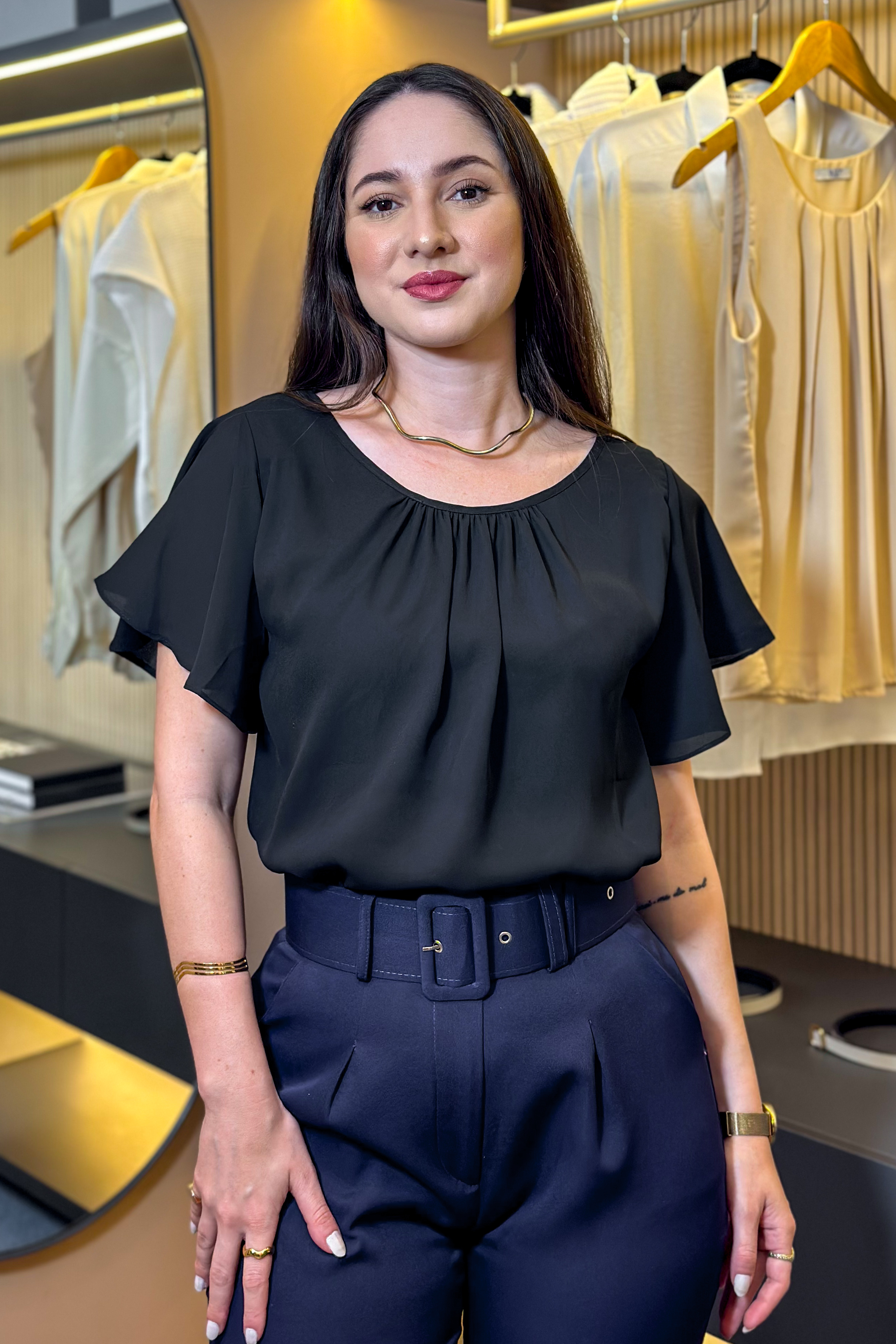 Blusa Manga Flutuante Pregas Colo Alessandra Preta