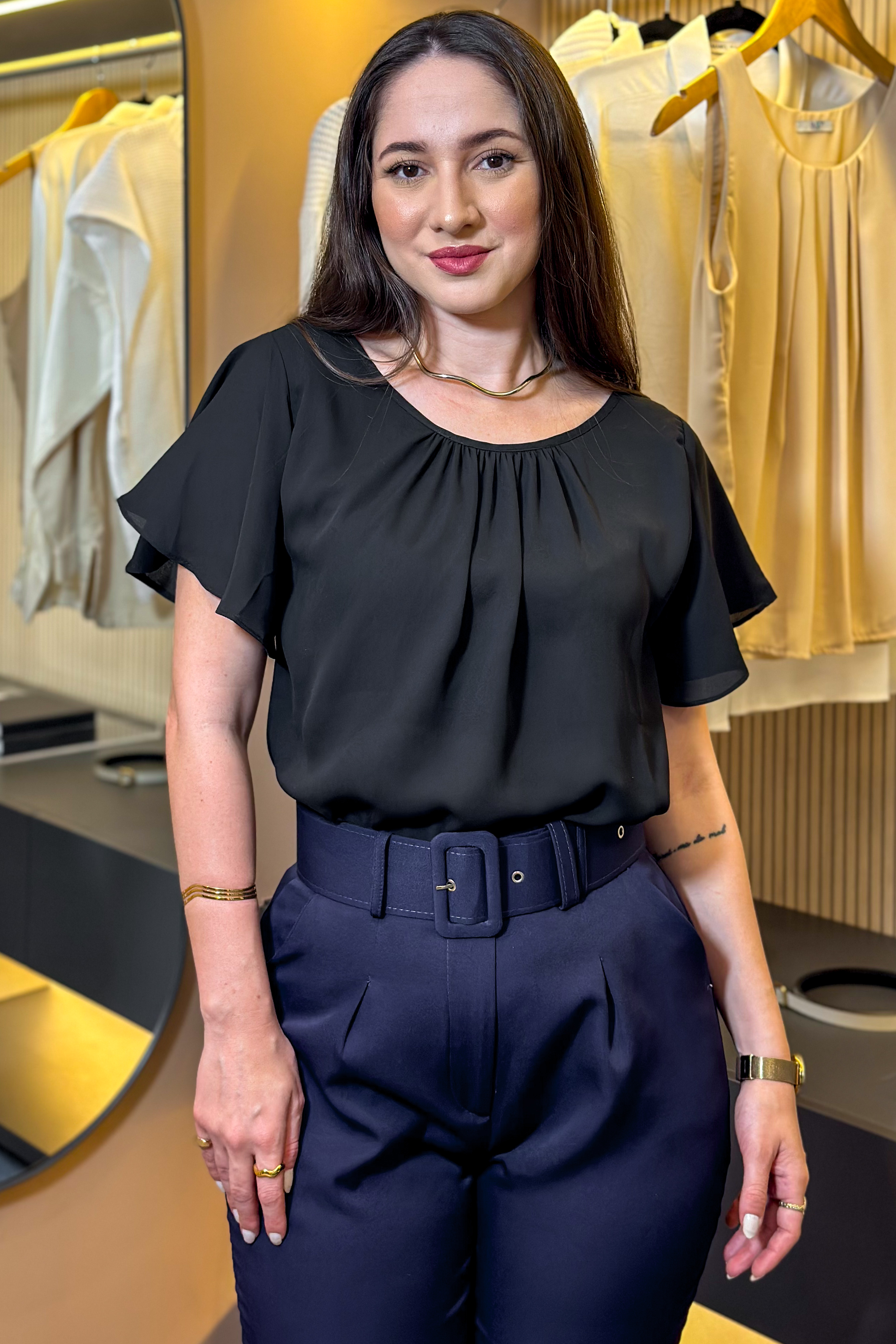 Blusa Manga Flutuante Pregas Colo Alessandra Preta