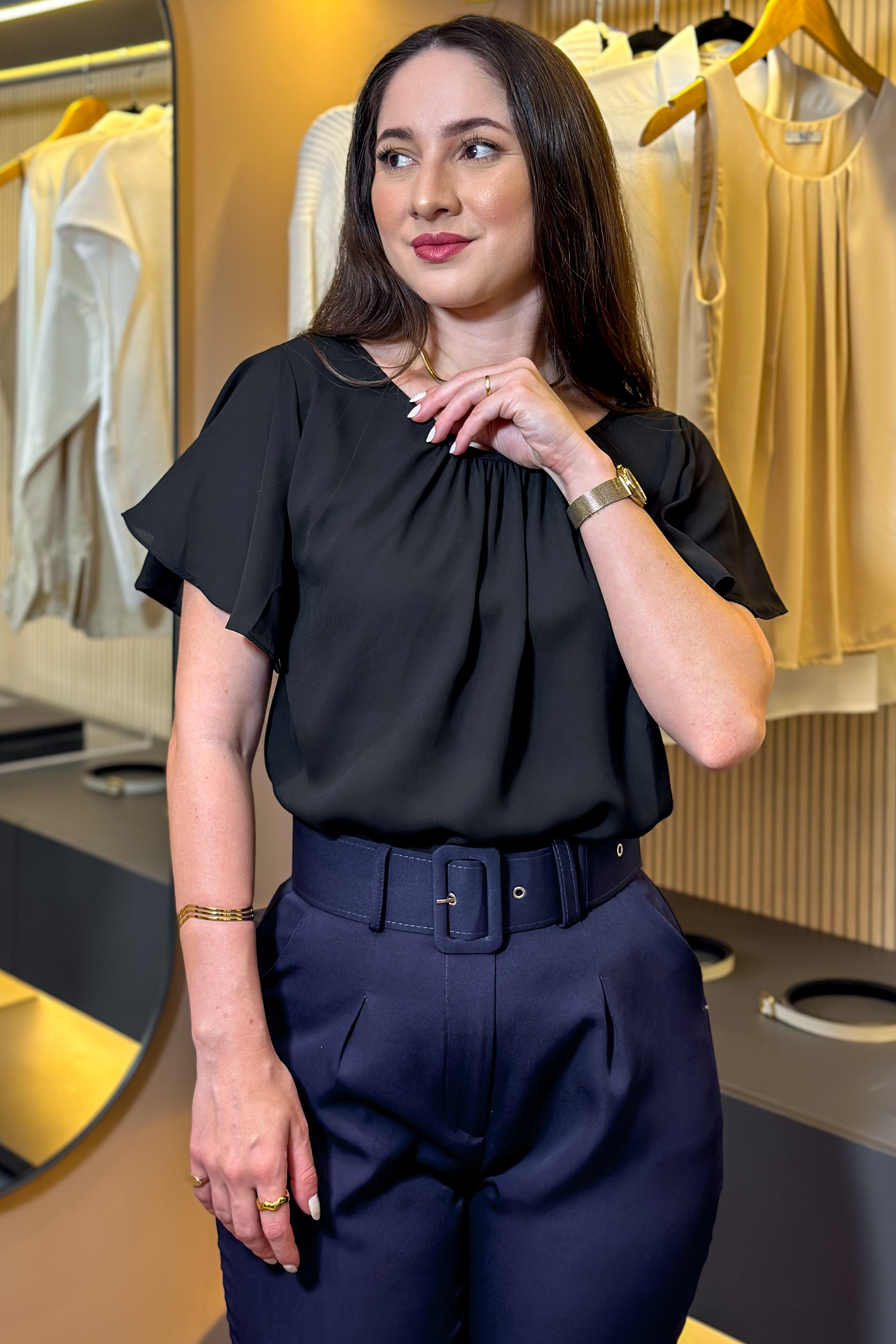 Blusa Manga Flutuante Pregas Colo Alessandra Preta