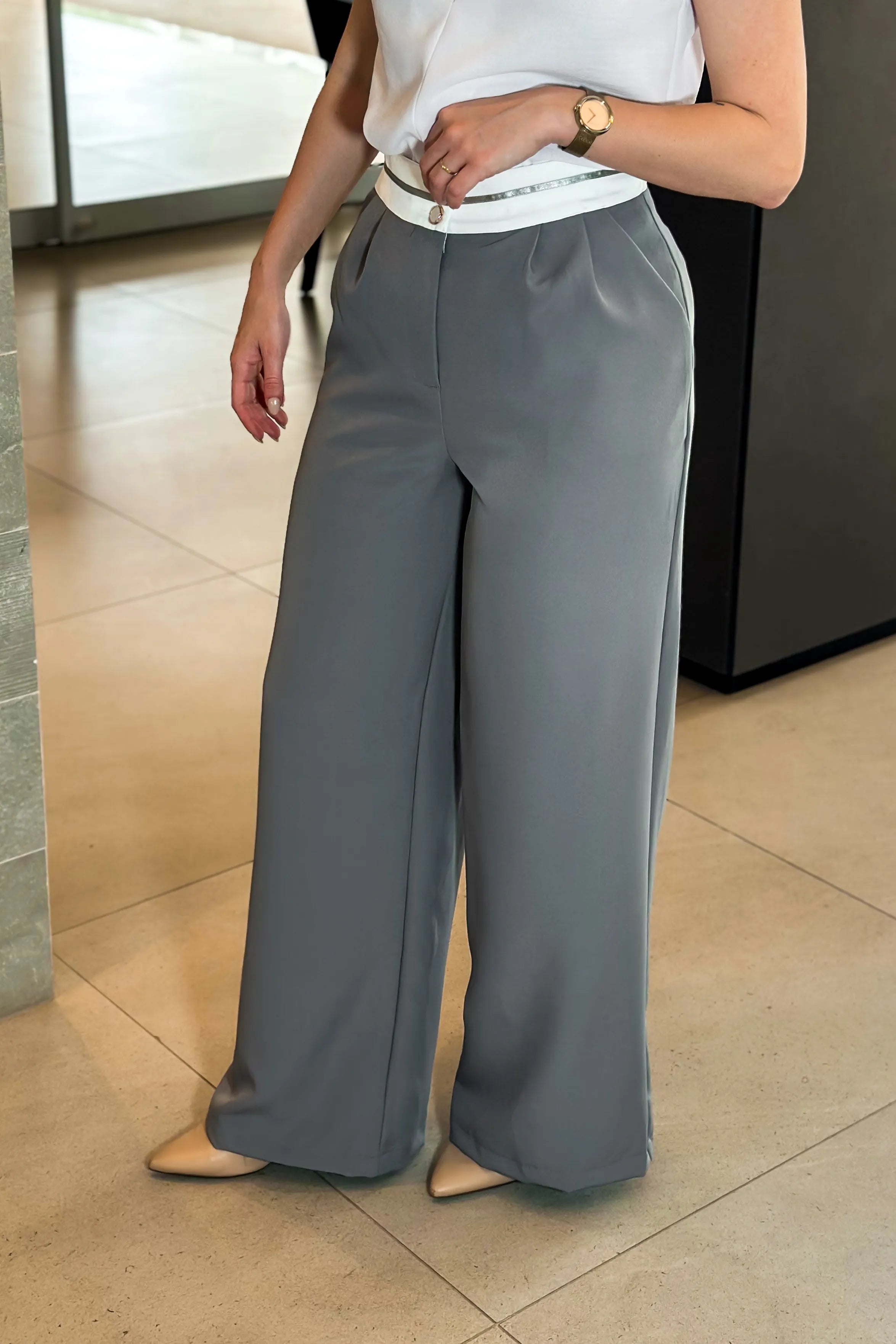 Calça Pantalona Detalhe Cós Renata Cinza