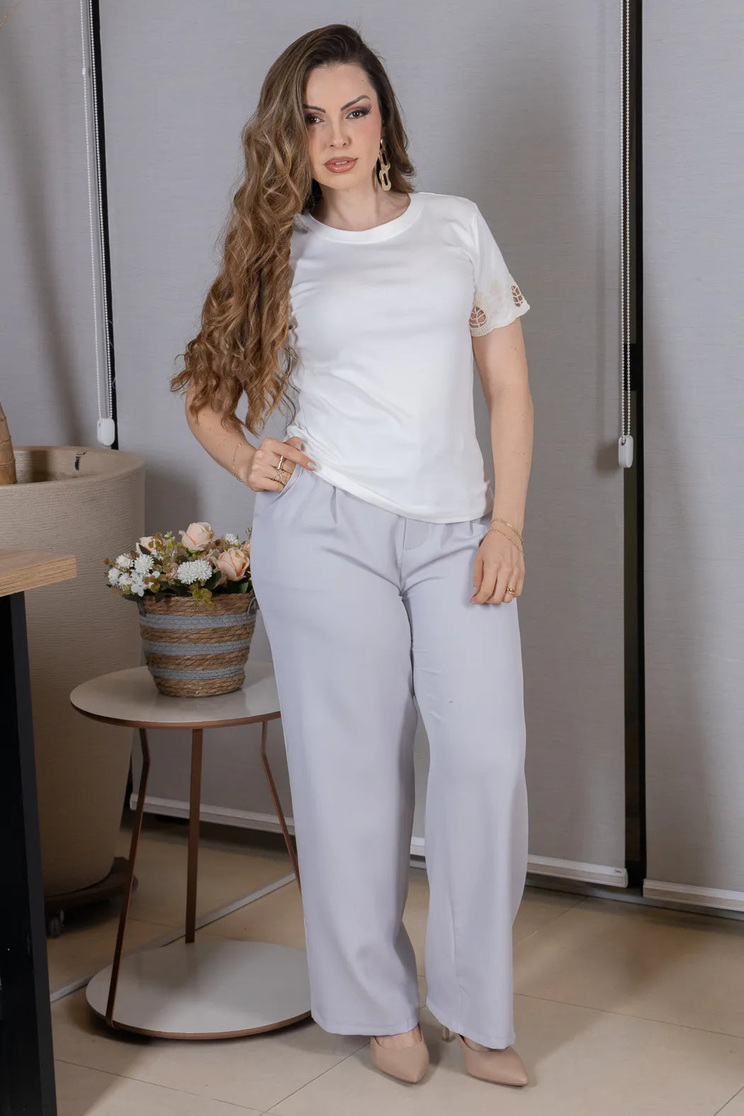 Blusa Manga Curta com Detalhe Bordado Vazado em Cotton Lycra Monique Branca