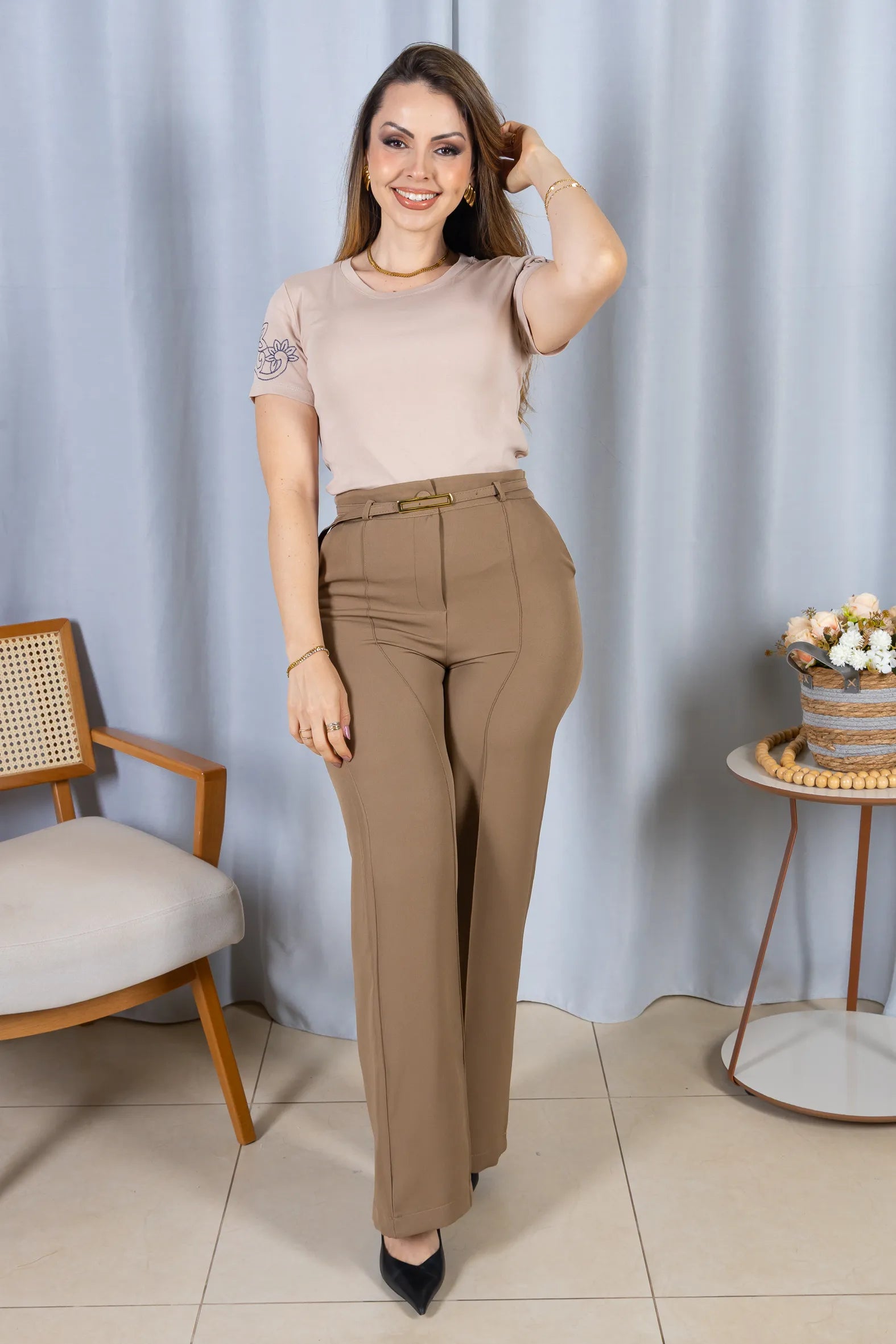 Blusa Manga Curta com Detalhes Bordados Cotton Lycra Milena Bege
