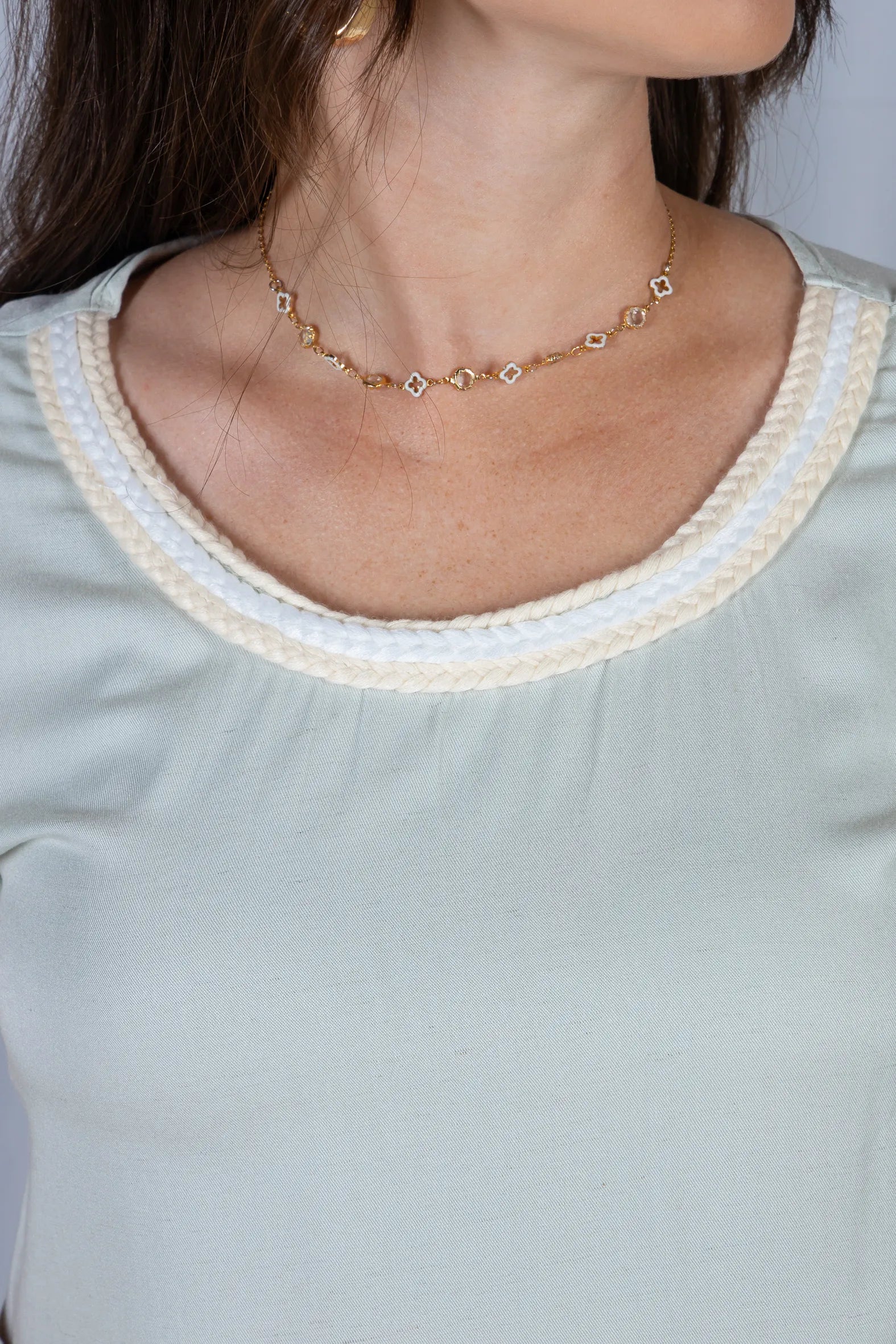 Blusa Manga Curta Babados em Visco-linho Detalhe Trançado no Colo Letícia Verde Turquesa