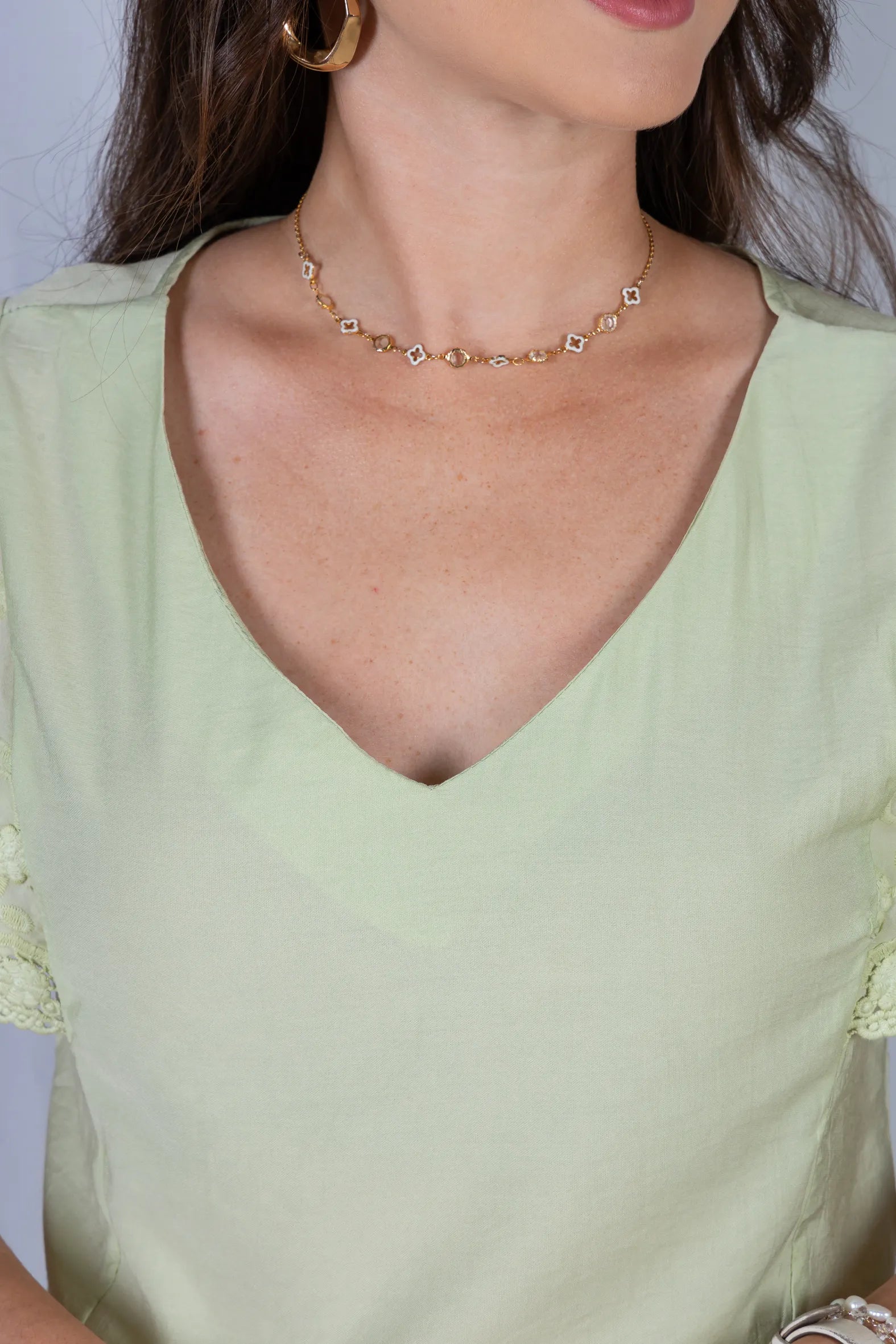 Blusa Regata Decote em "V" Visco Brise Muscle Tee com Detalhe em Renda Eloá Verde