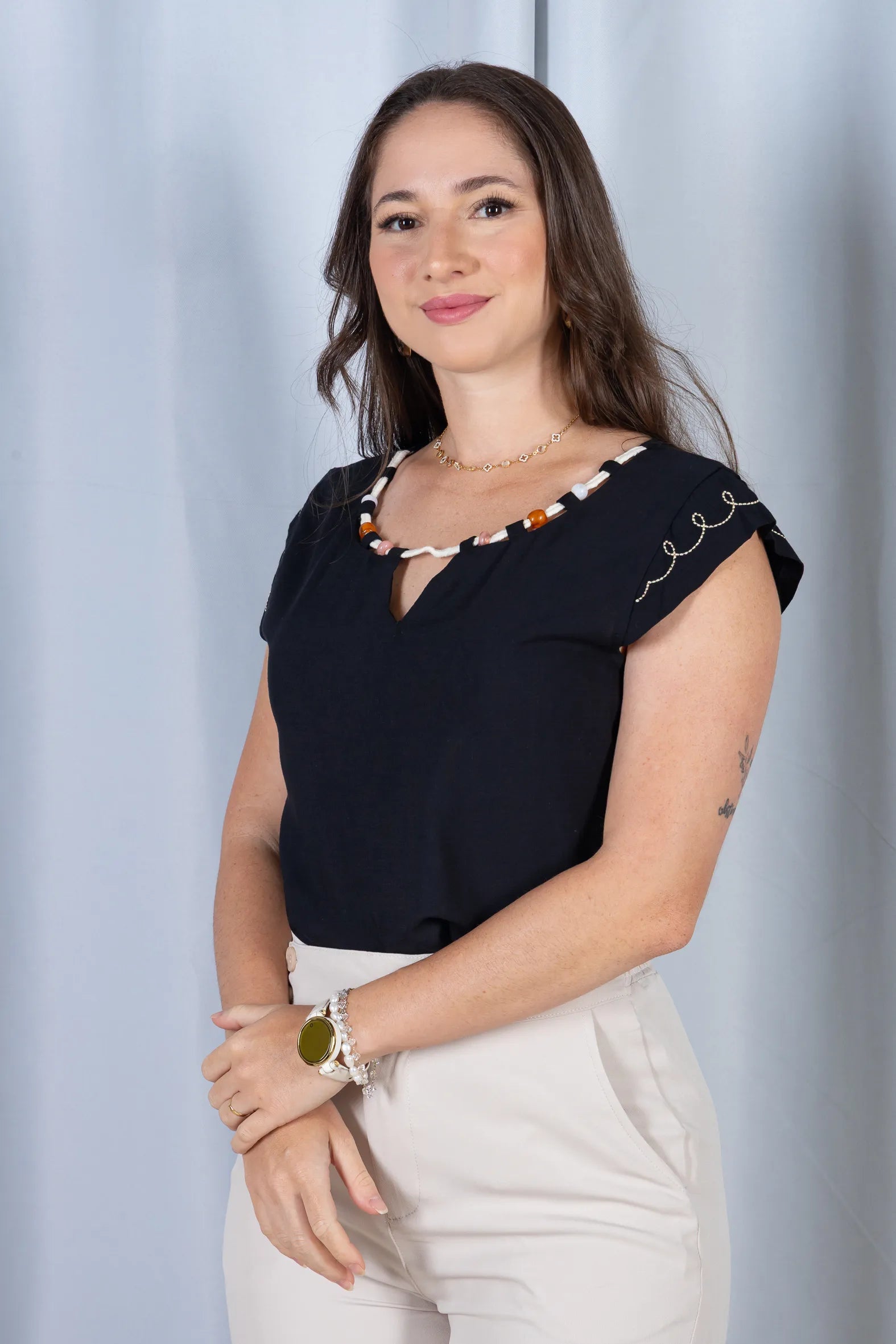 Blusa Regata Algodão Linho Detalhe Trançado com Pedraria Pietra Preta