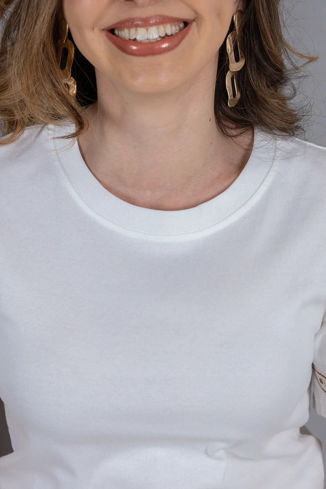 Blusa Manga Curta com Detalhe Bordado Floral em Cotton Lycra Samantha Branca