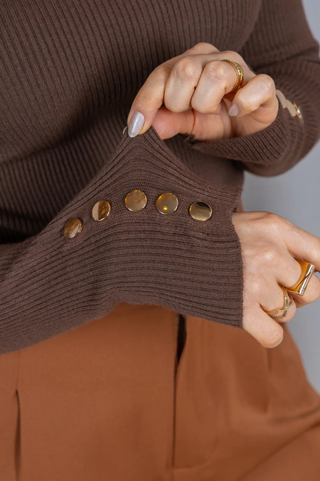 Tricot Manga Longa Meia Gola em Modal Canelado Isadora Marrom