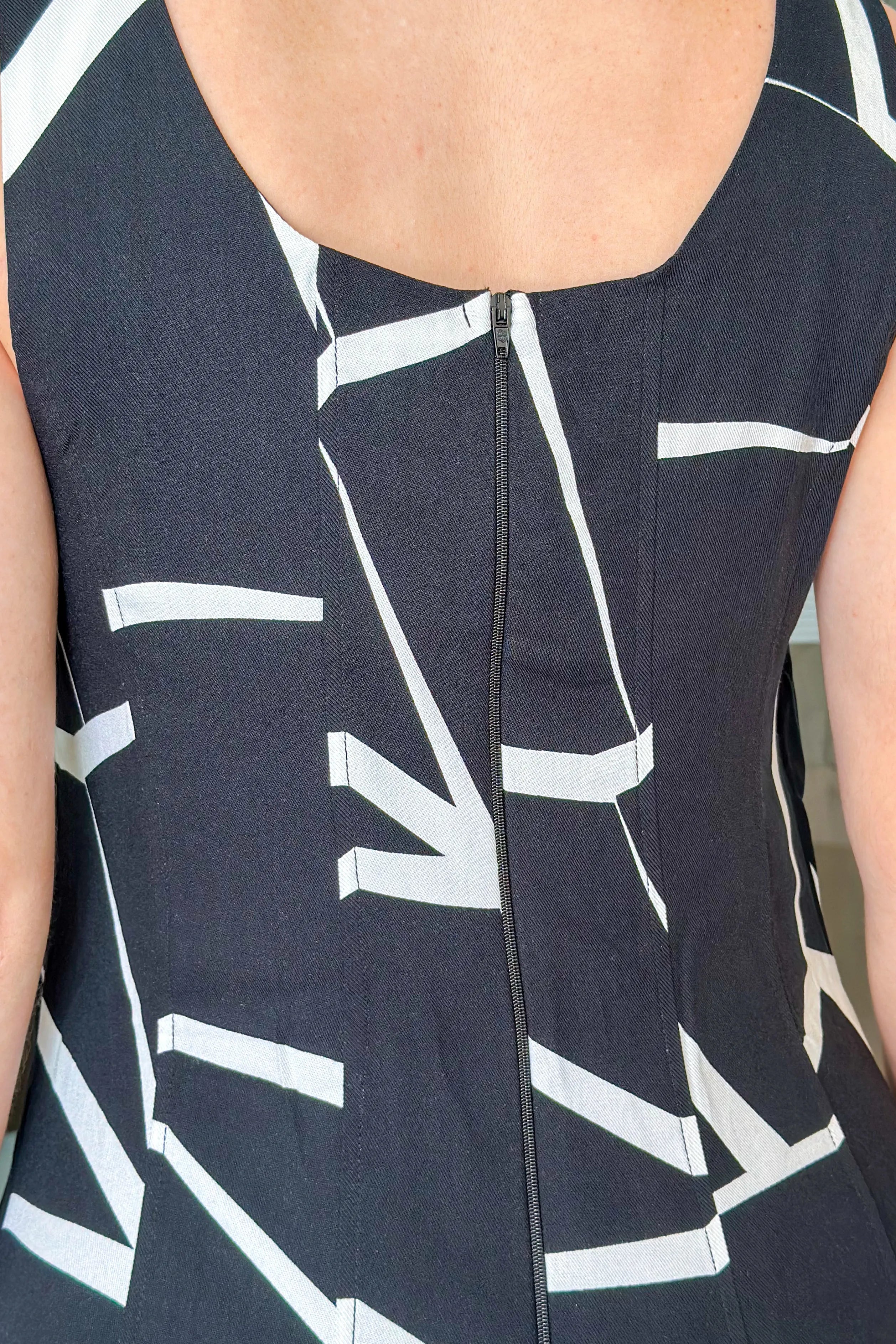 Vestido Midi Detalhe Cinto Claudia Estampado Preto