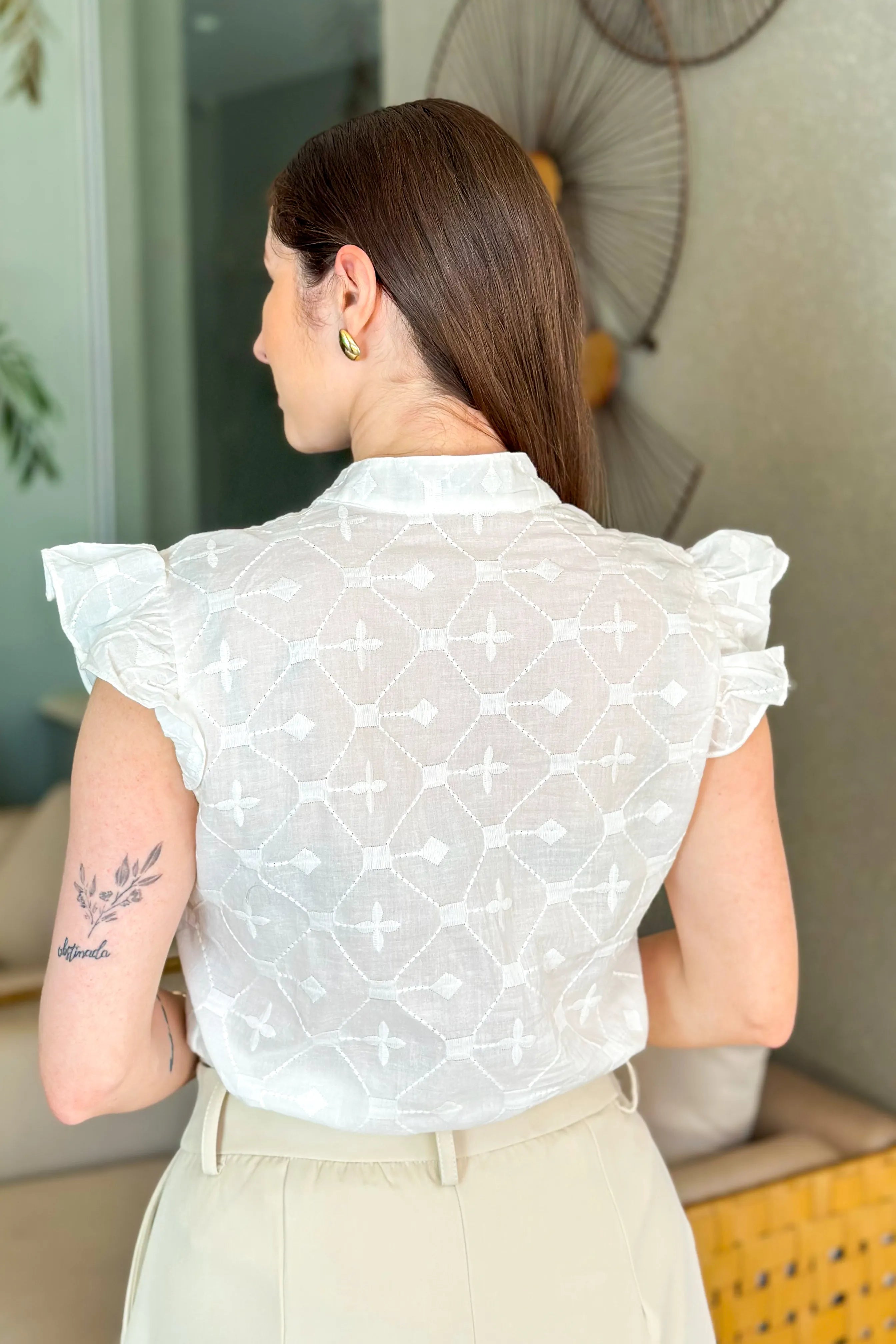Blusa Decote "V" Babados Manga Laise Giovana Branca - imporium