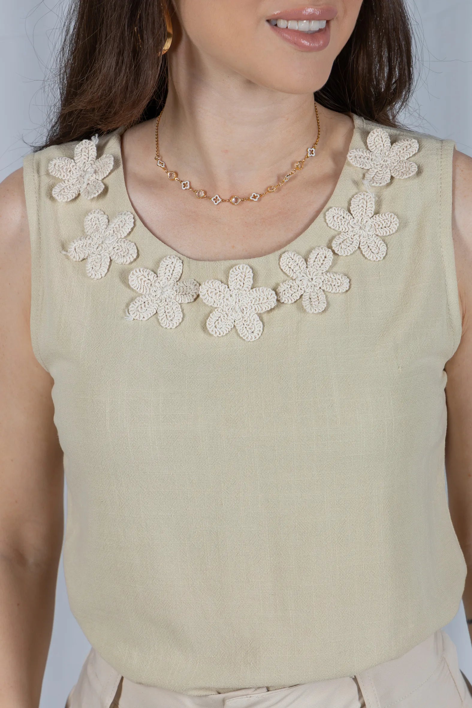 Regata Detalhe Flores Colo Visco Linho Giovana Verde Claro