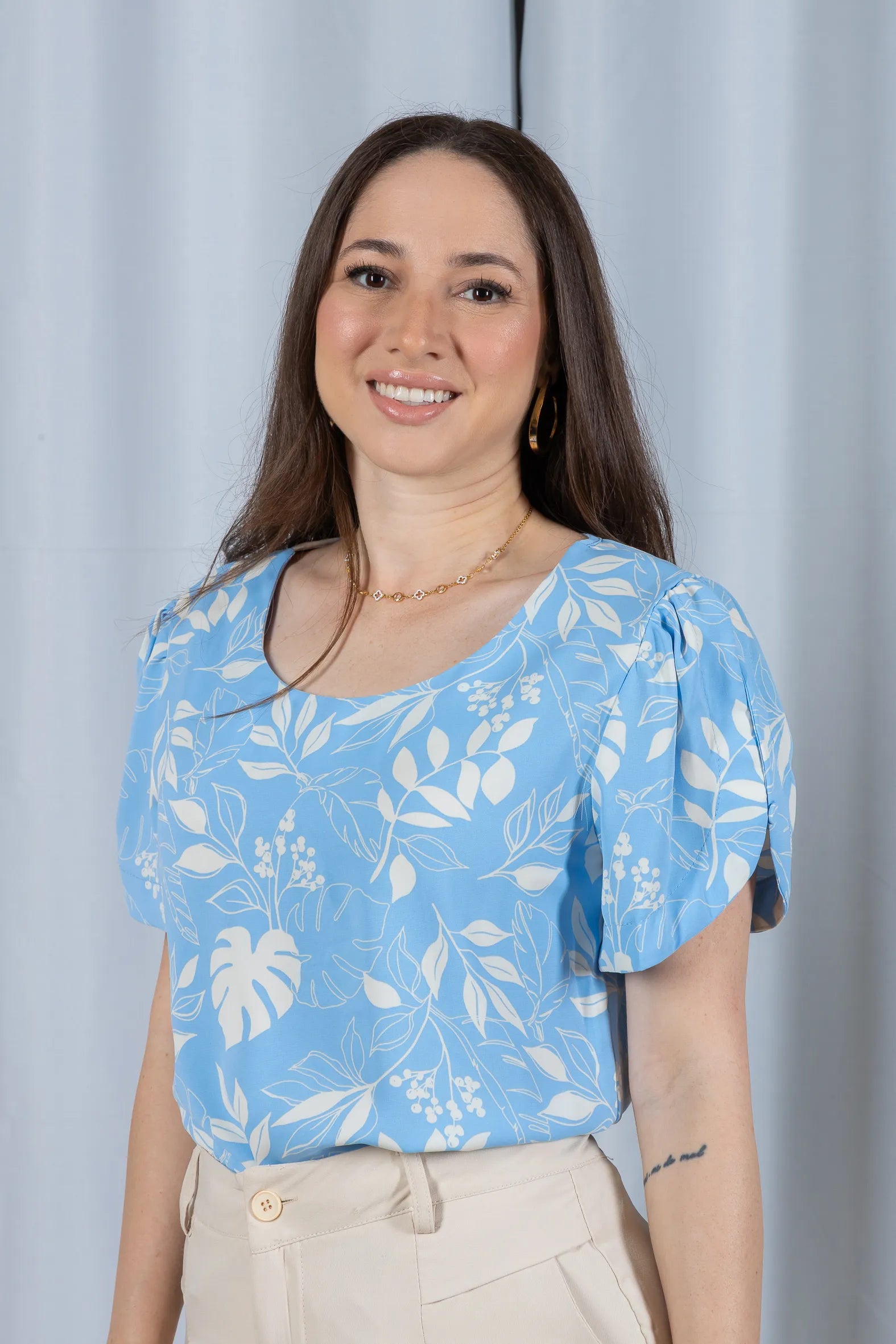 Blusa Manga Curta Detalhe Botão Crepe Classic Samara Estampada Azul