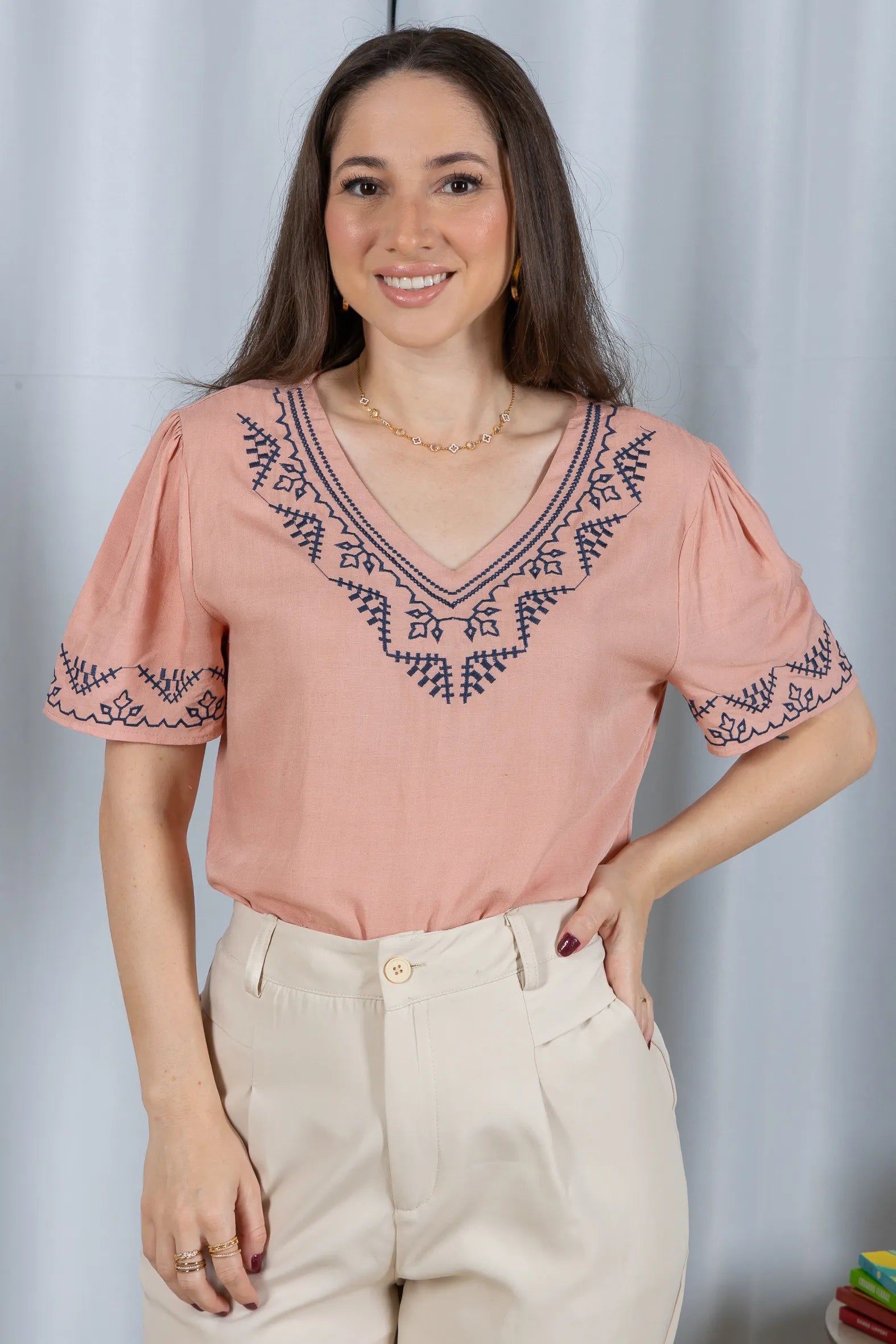 Blusa Manga Curta Detalhe Colo Bordado Visco Linho Jaqueline Rosa