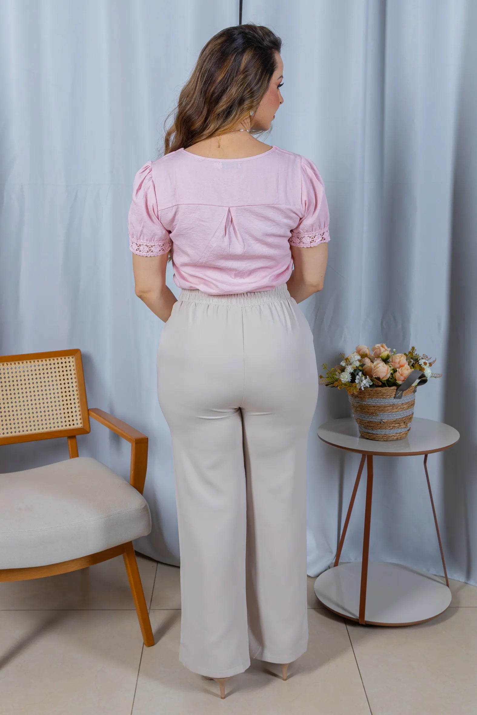 Blusa Manga Curta em Cotton Mix com Detalhe em Crochê Paula Rosa