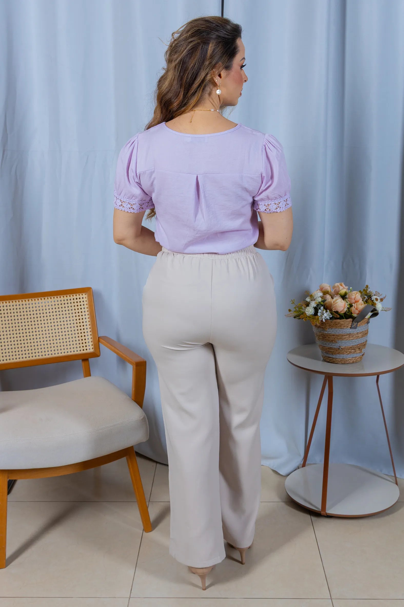 Blusa Manga Curta em Cotton Mix com Detalhe em Crochê Paula Lilás