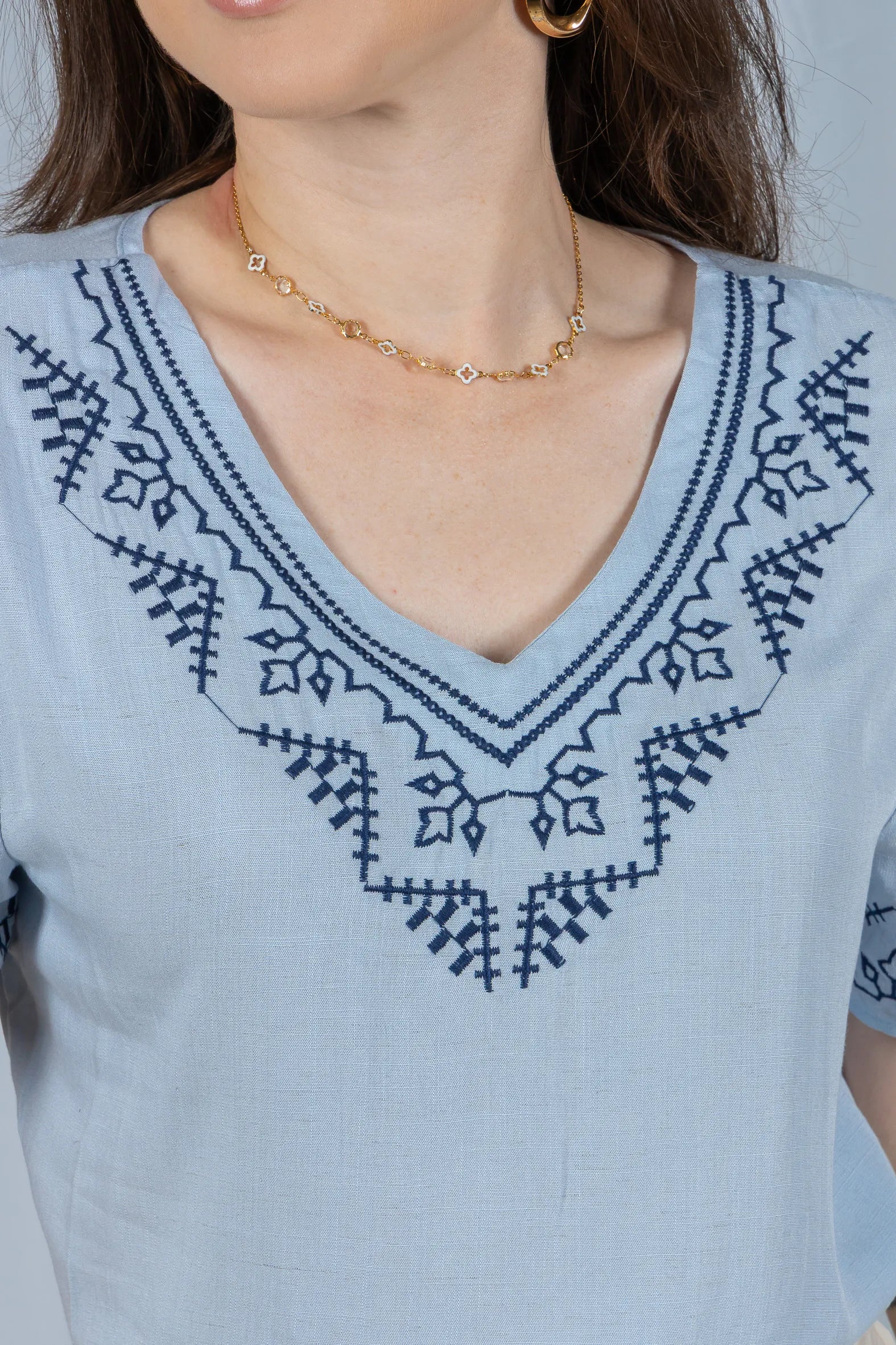 Blusa Manga Curta Detalhe Colo Bordado Visco Linho Jaqueline Azul