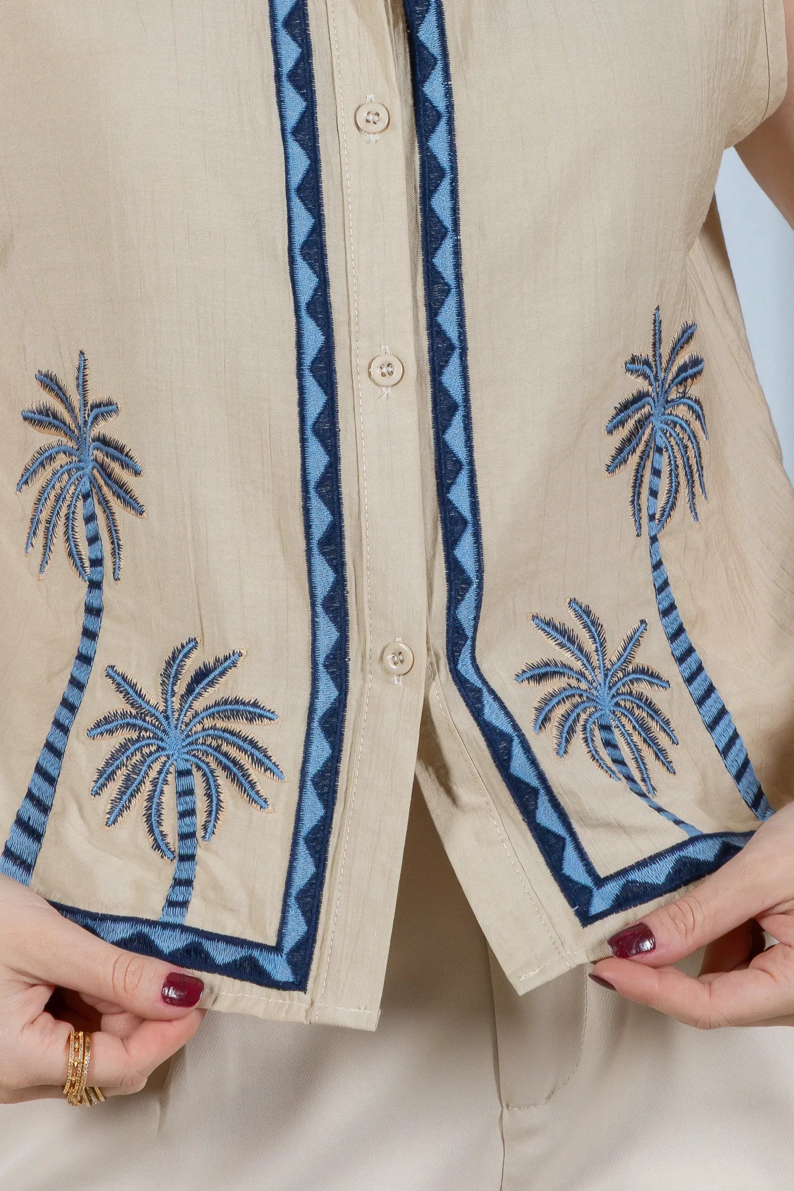 Camisa Regata Detalhe Bordado Visco Brise Fabi Bege