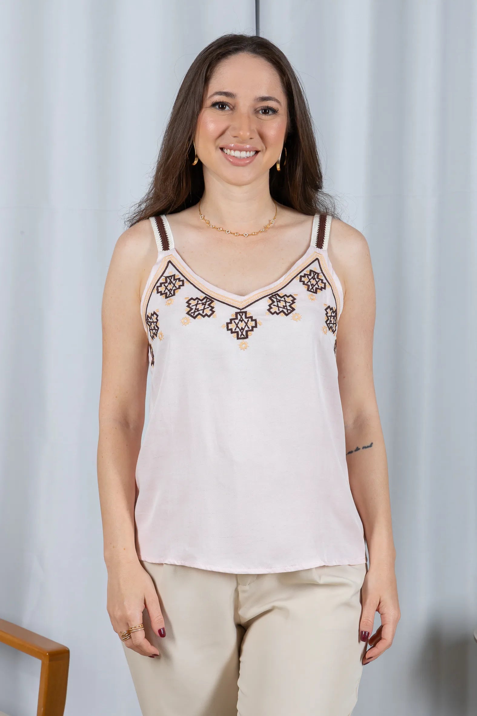 Regata Detalhe Bordado Decote Busto Visco Linho Luciana Rosa