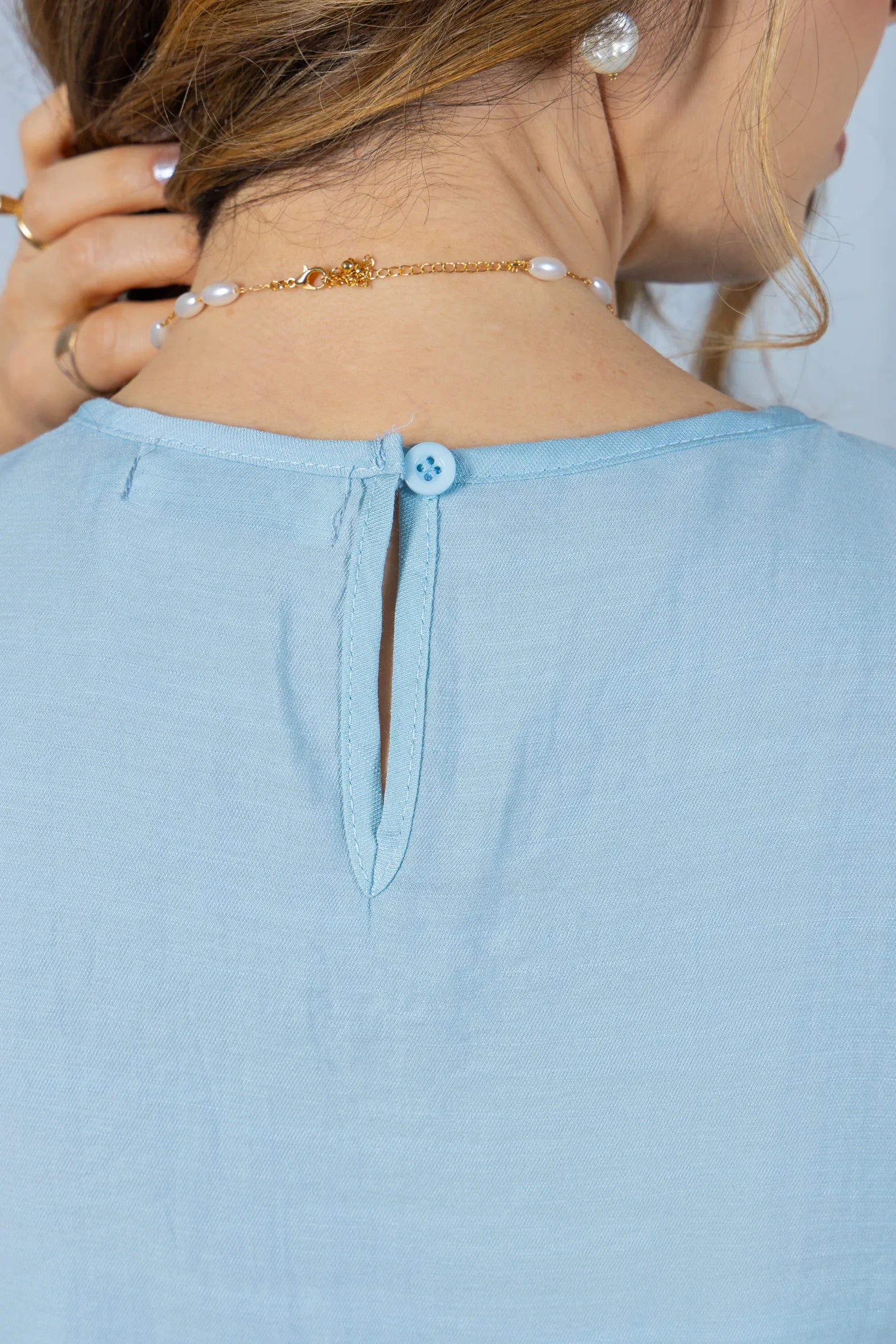 Blusa Manga Curta em Visco Soft com Detalhes Delicados Karina Azul