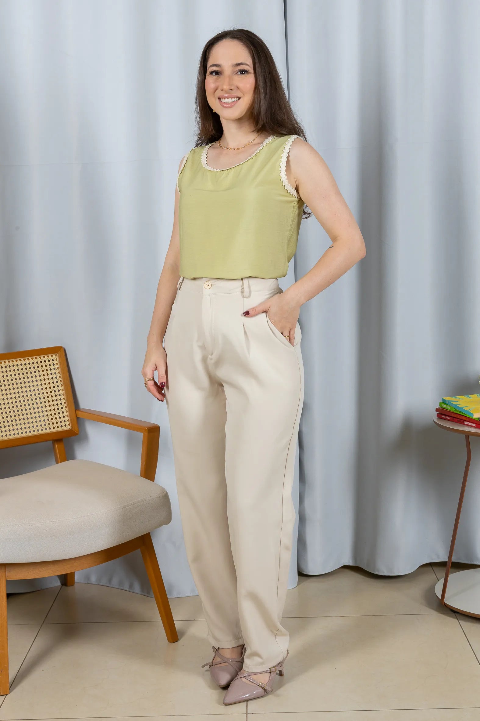 Regata Detalhe Acabamento Bordado Visco Brise Selma Verde